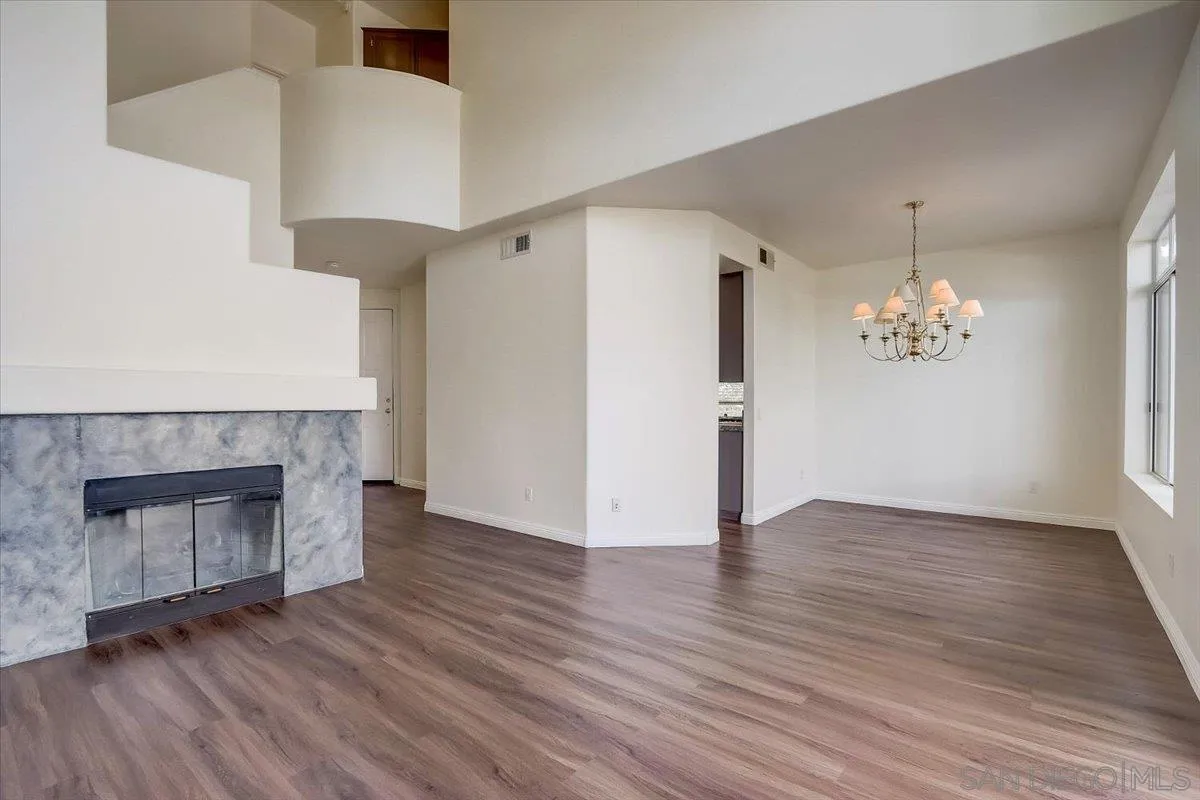 https://cdn.realtyfeed.com/cdn/127/250040749/cf302ea05d0e1867d3198fc826a6251d.webp