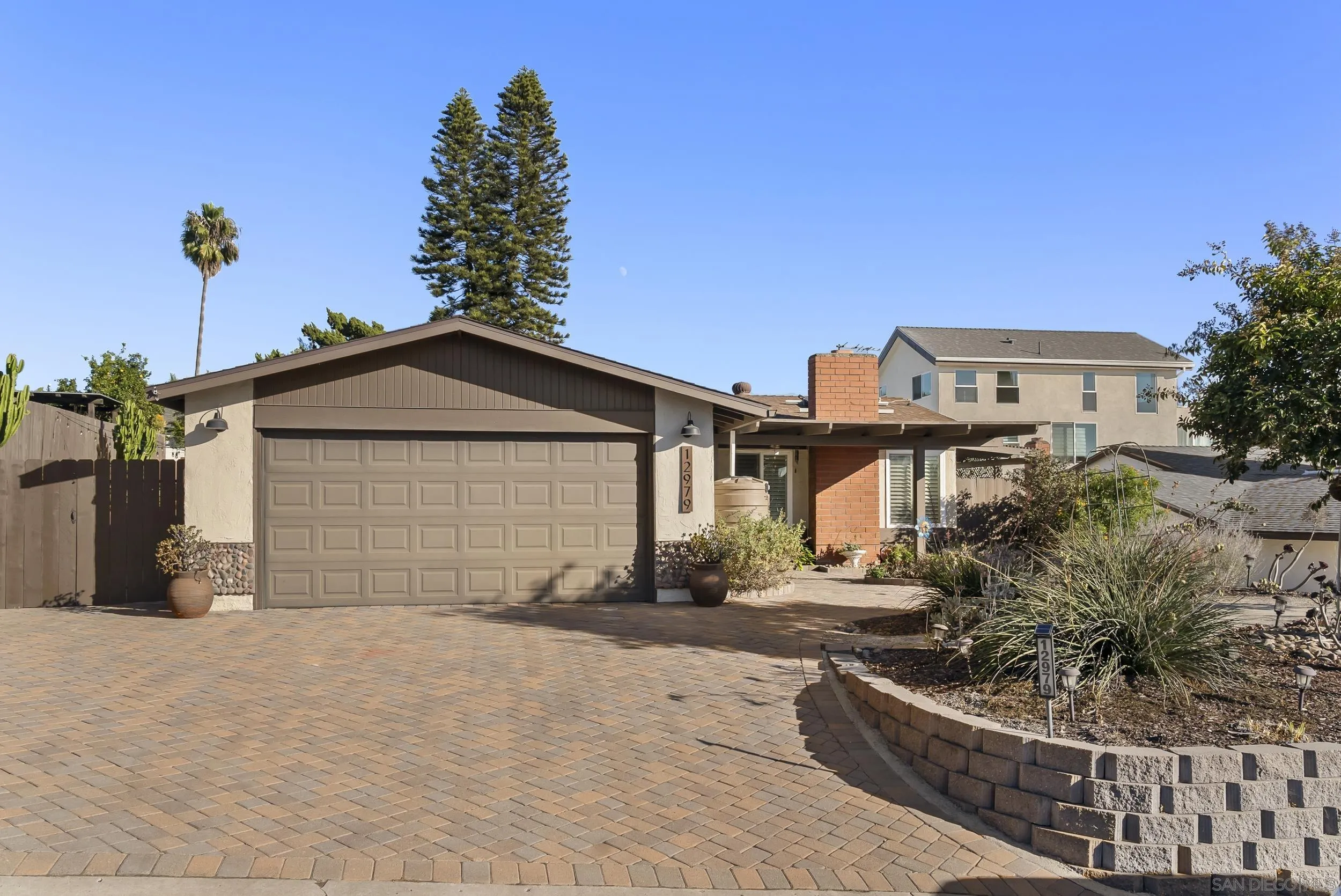 https://cdn.realtyfeed.com/cdn/127/250040750/127512b92aae5a1e218cba2be34f7c89.webp