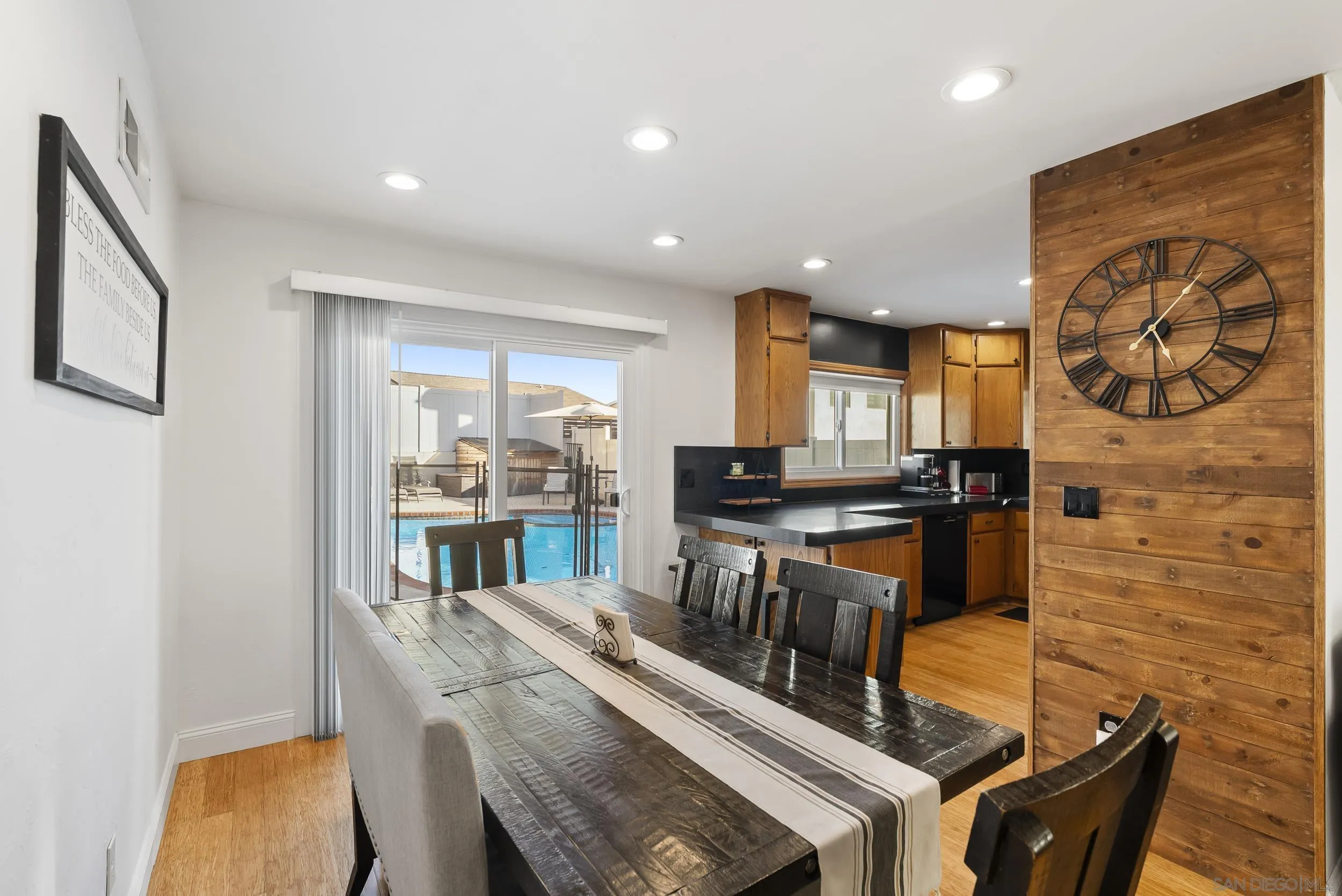 https://cdn.realtyfeed.com/cdn/127/250040750/e48b8aaf4c20e79c58d16d915ba6ea01.webp