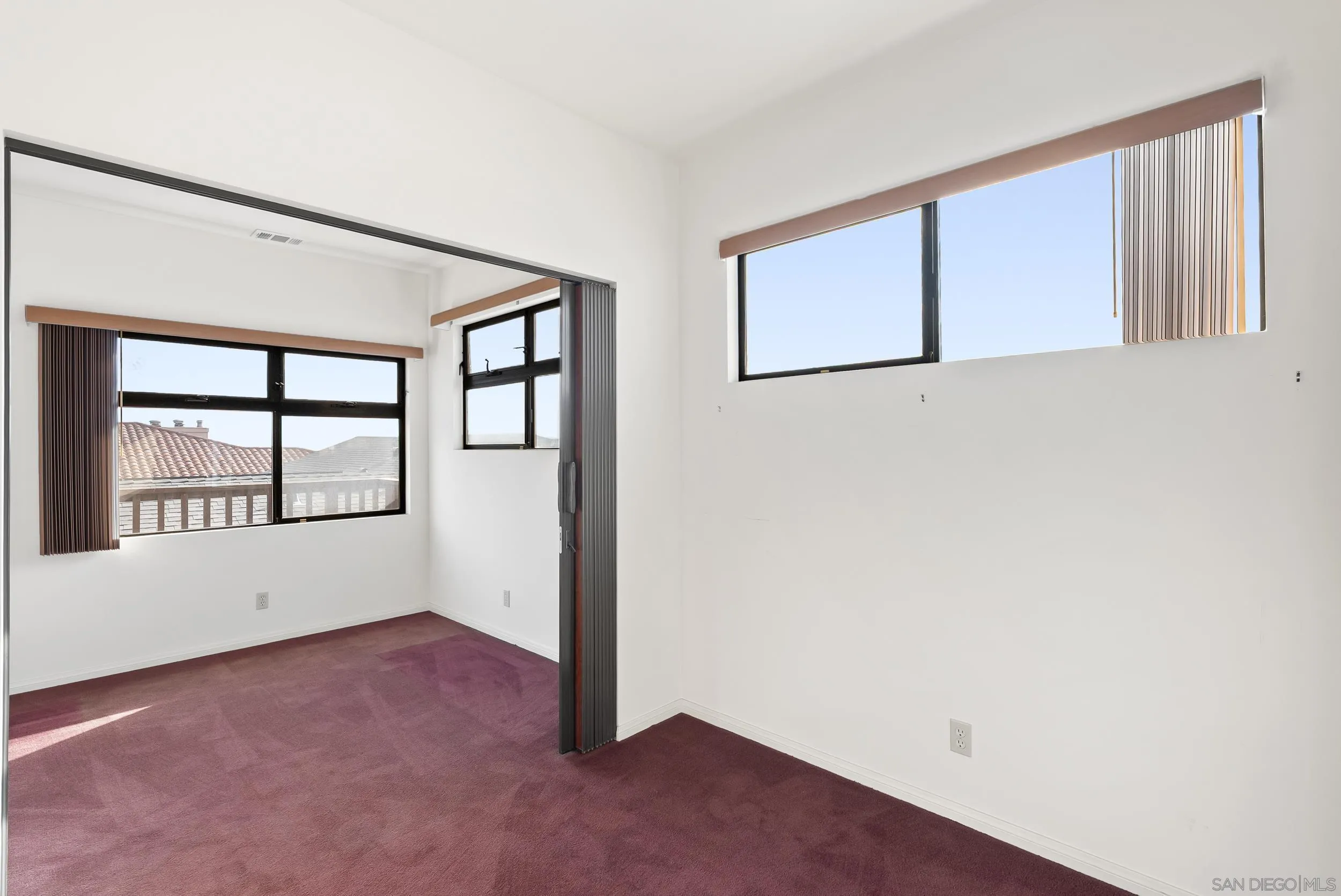https://cdn.realtyfeed.com/cdn/127/250040756/98f977d2aedf9da36304847f7045d3ce.webp