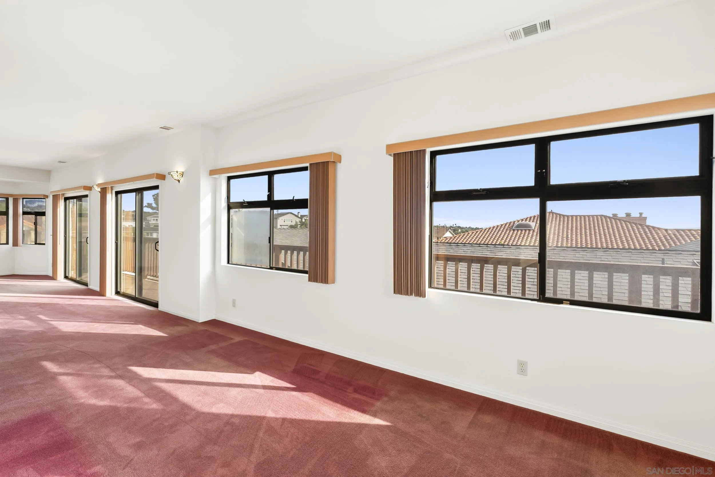 https://cdn.realtyfeed.com/cdn/127/250040756/c67e2bd1de9b0f60bdf7024820395d6e.webp