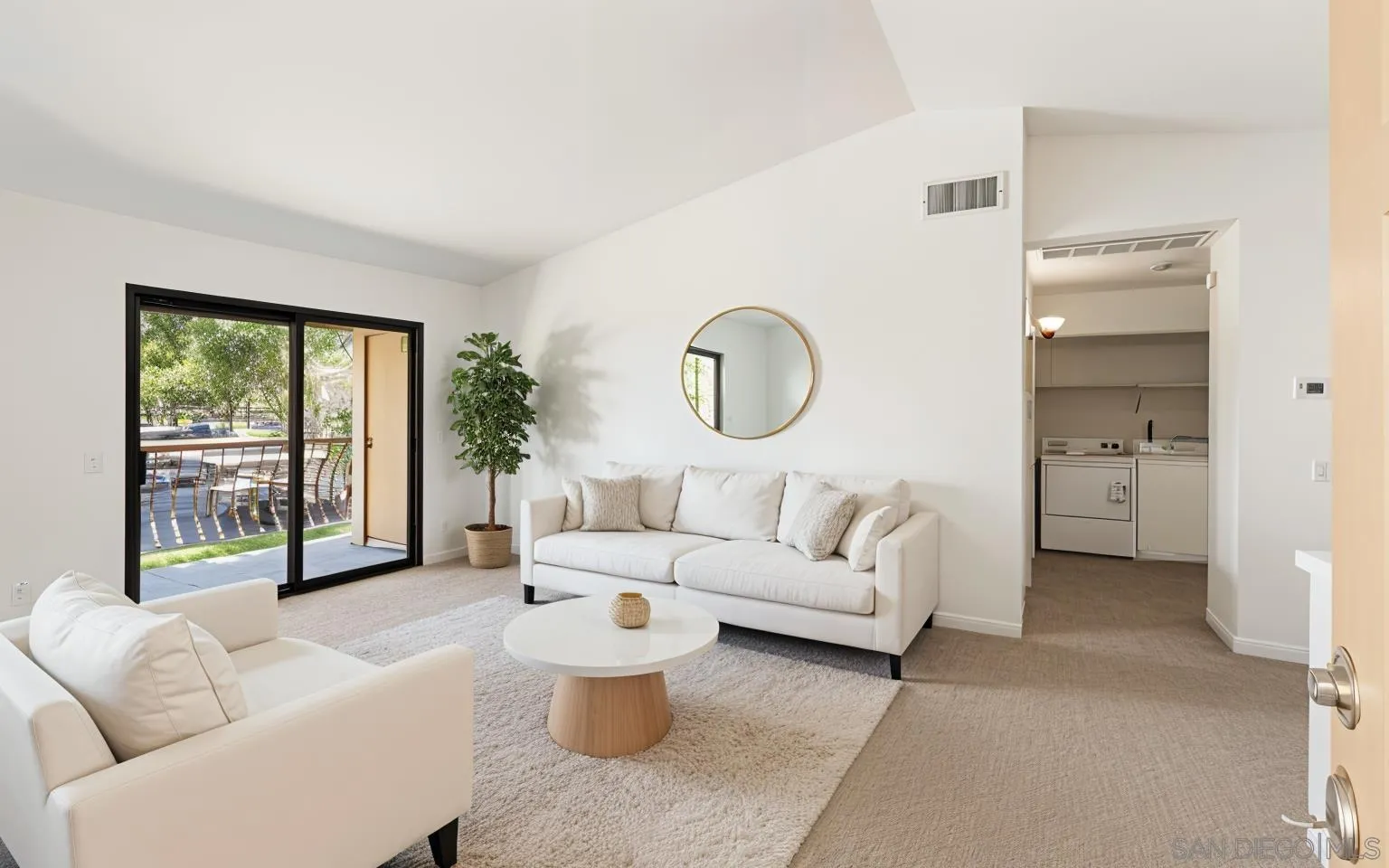Photo #2: 250040760 Listing 