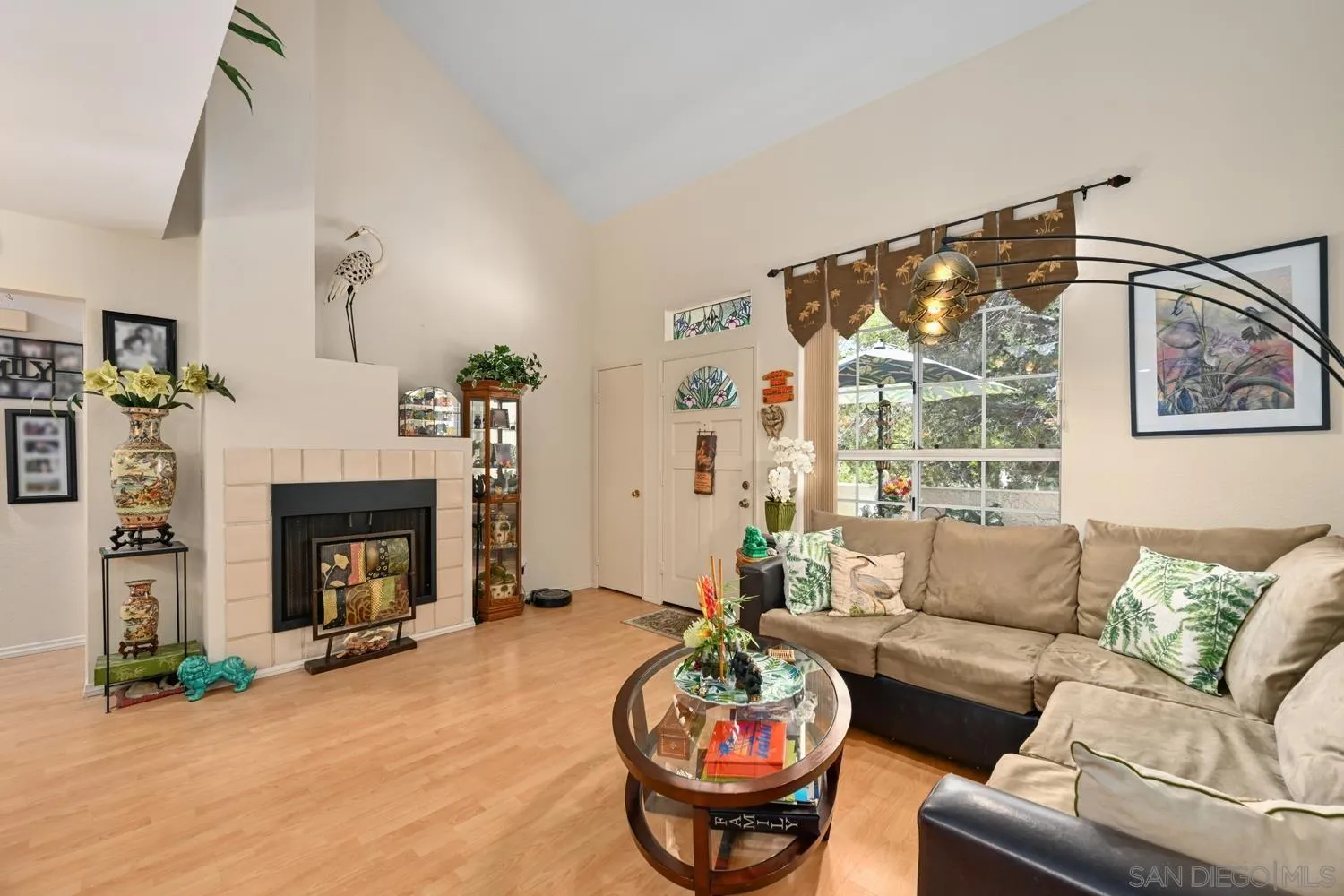 Photo #2: 250040761 Listing 