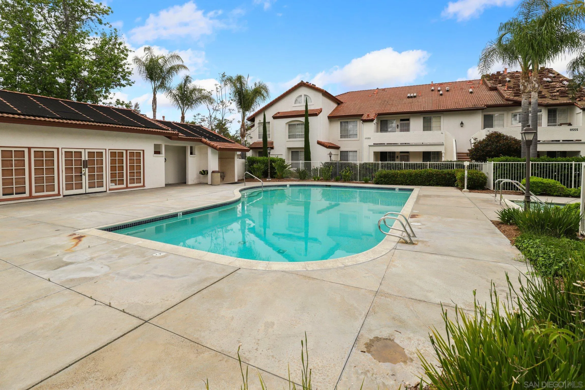 https://cdn.realtyfeed.com/cdn/127/250040761/fbc314294e9efd87302dfd134c74a508.webp