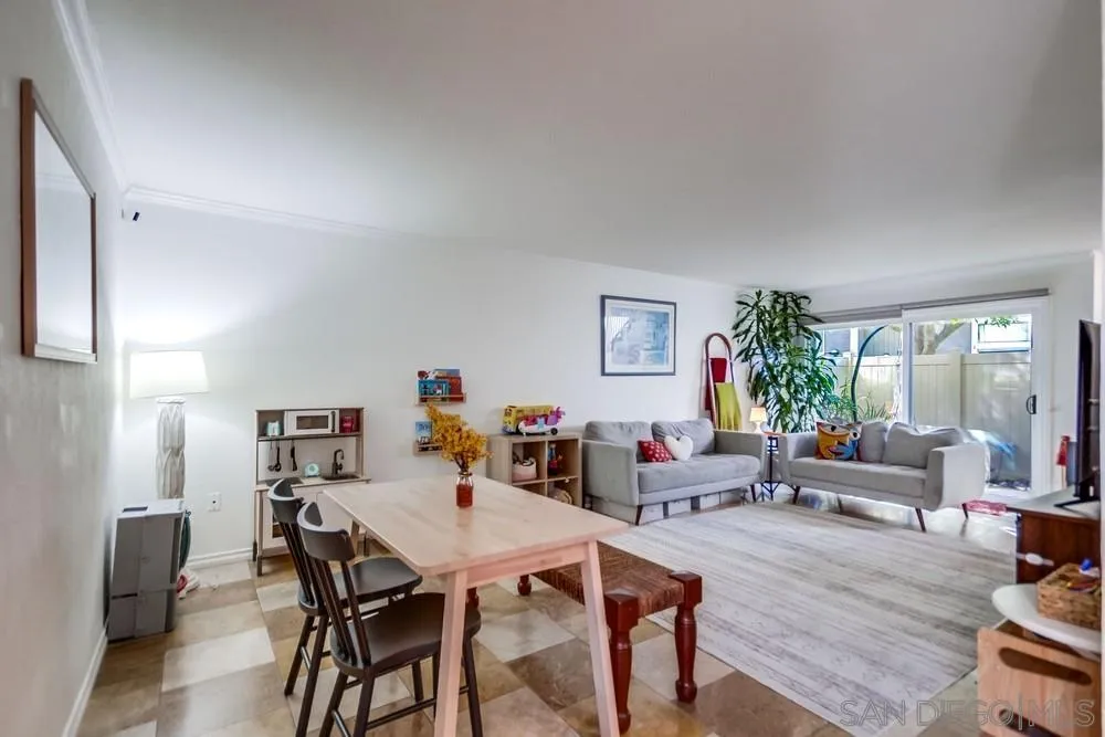 https://cdn.realtyfeed.com/cdn/127/250040770/be7f5ddcc632b203da54535bd6b53ec3.webp