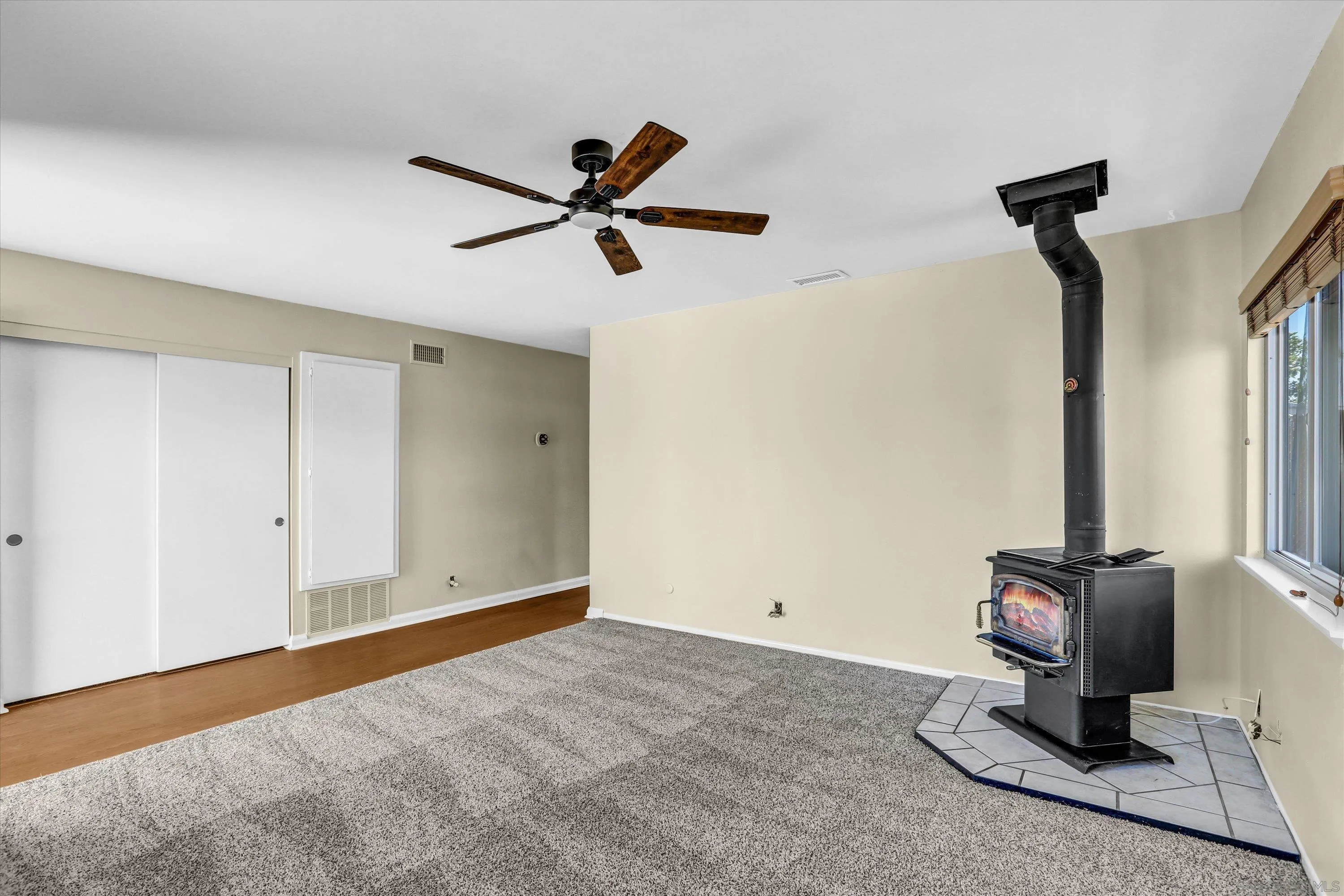 https://cdn.realtyfeed.com/cdn/127/250040771/3fd9940381303150a968cee5d8d94ffc.webp