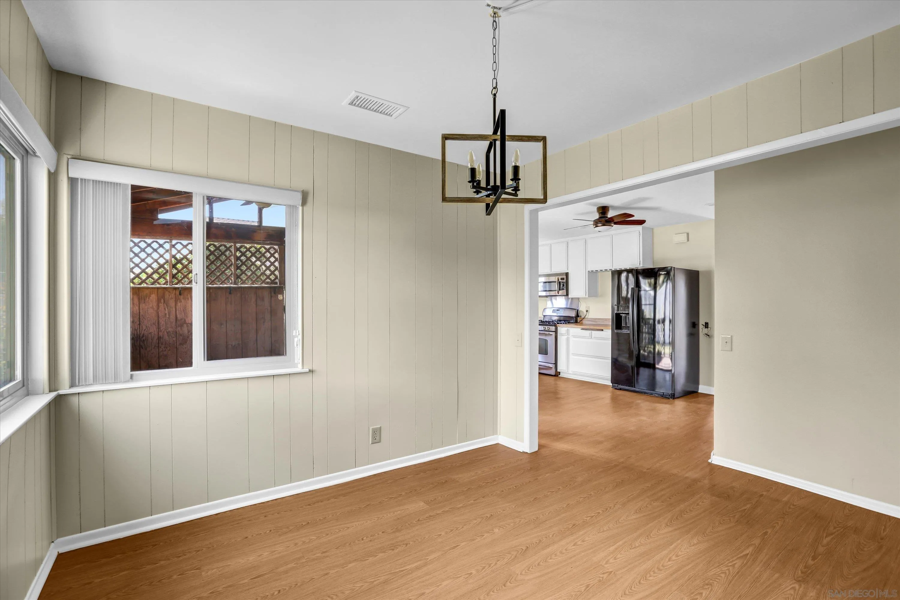 https://cdn.realtyfeed.com/cdn/127/250040771/44d2c1370f279424e07cd8c0114393b5.webp