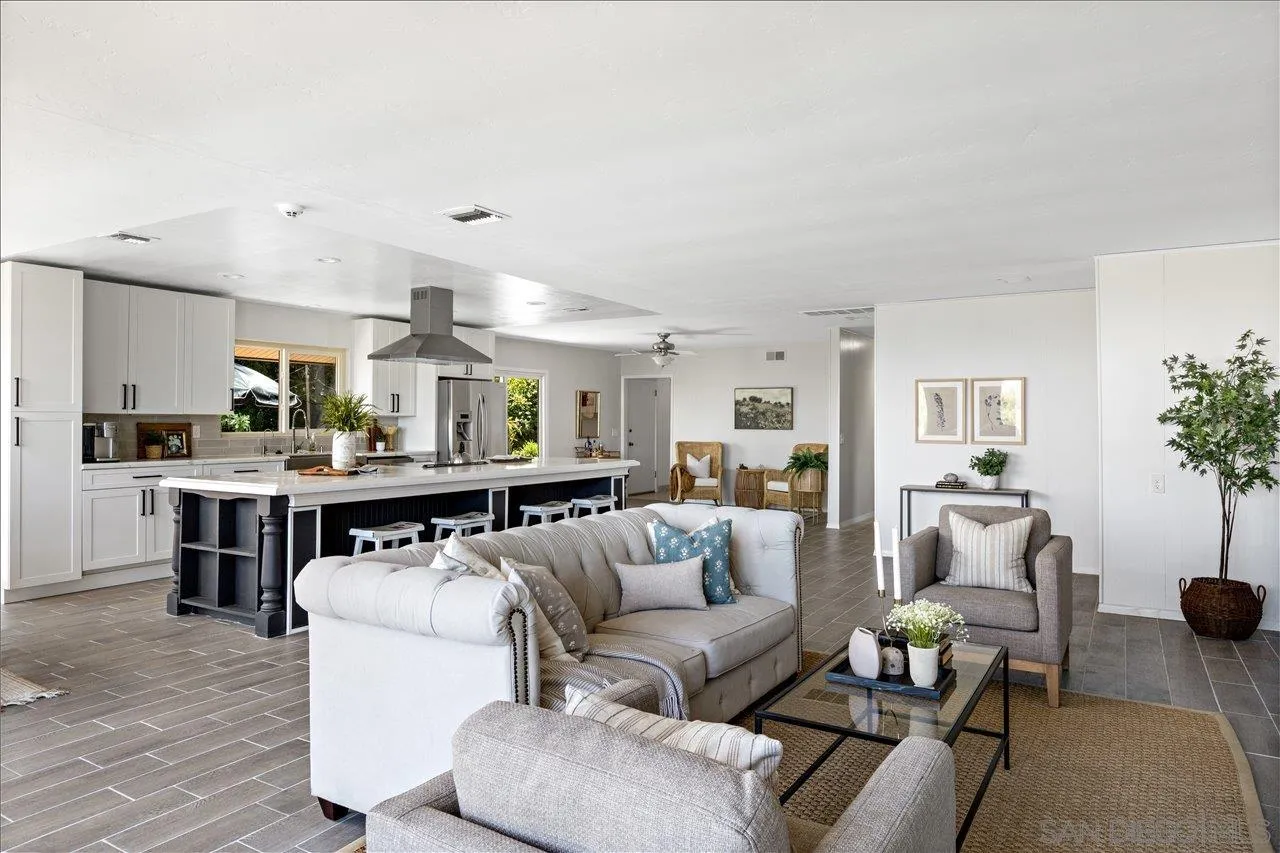 https://cdn.realtyfeed.com/cdn/127/250040773/98c677f27d783755b5554334044f23a8.webp