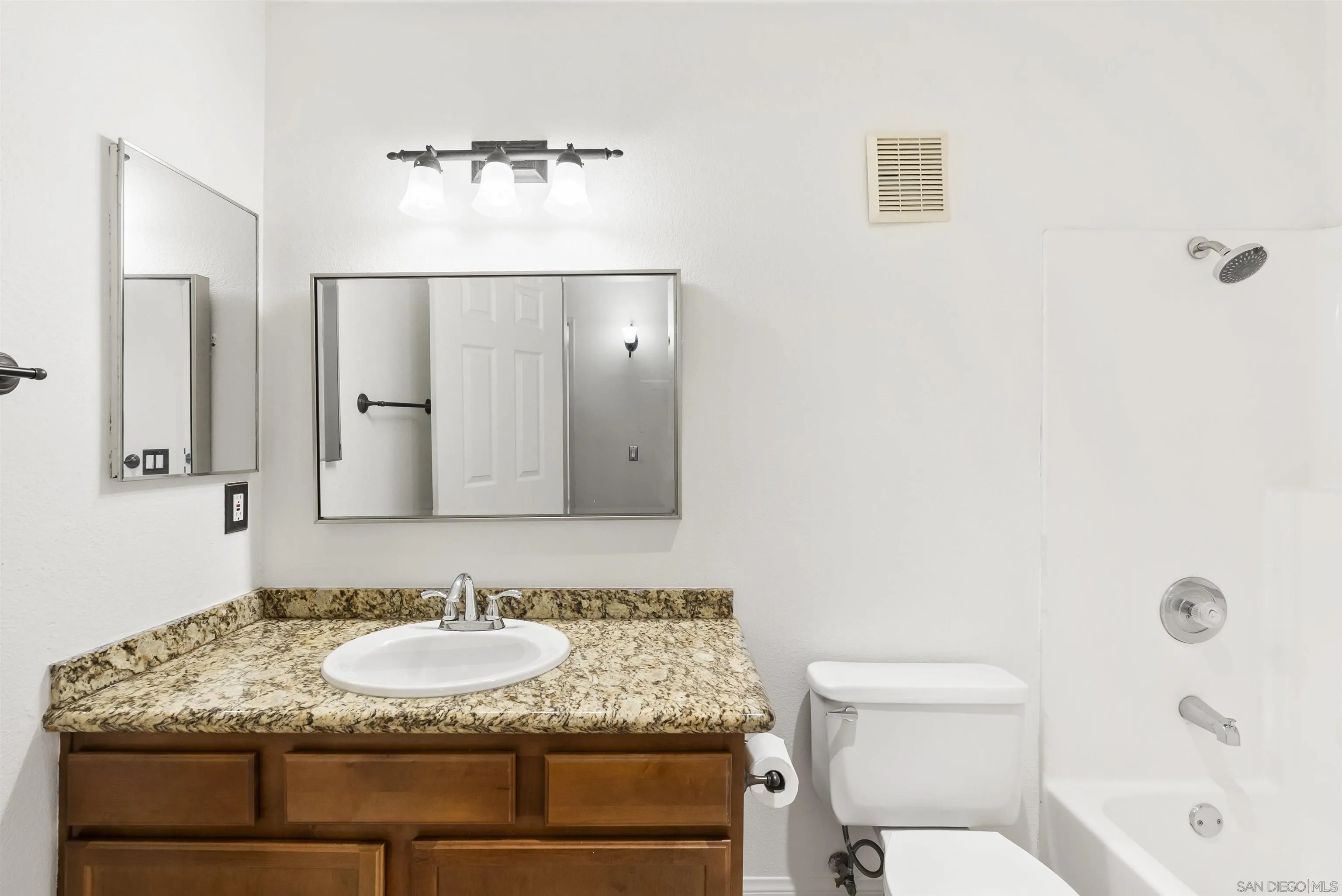 Photo #5: 250040775 Listing: Photo #5