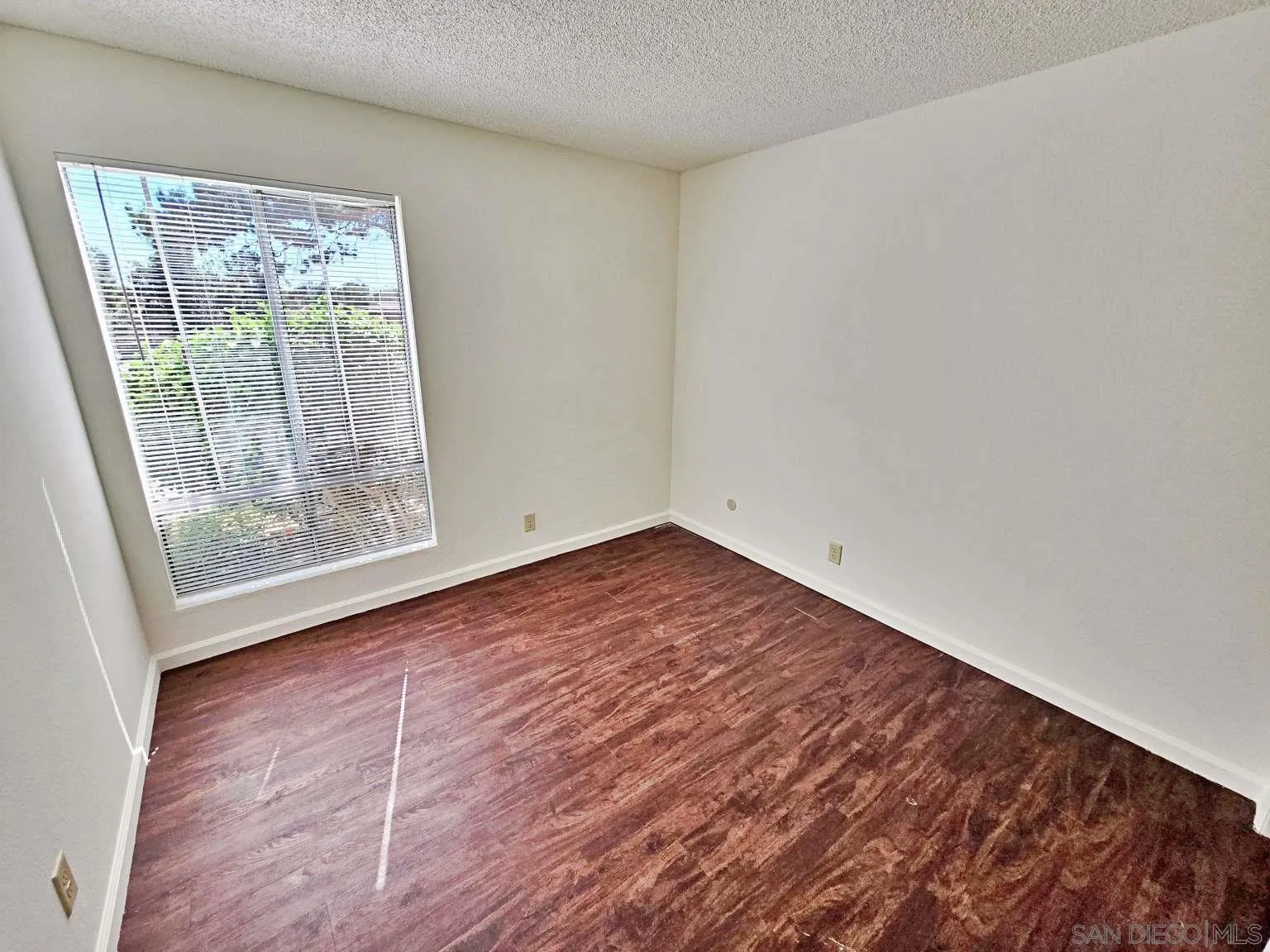 https://cdn.realtyfeed.com/cdn/127/250040777/a079b5523ffeb719c99811a0b0d2bb26.webp