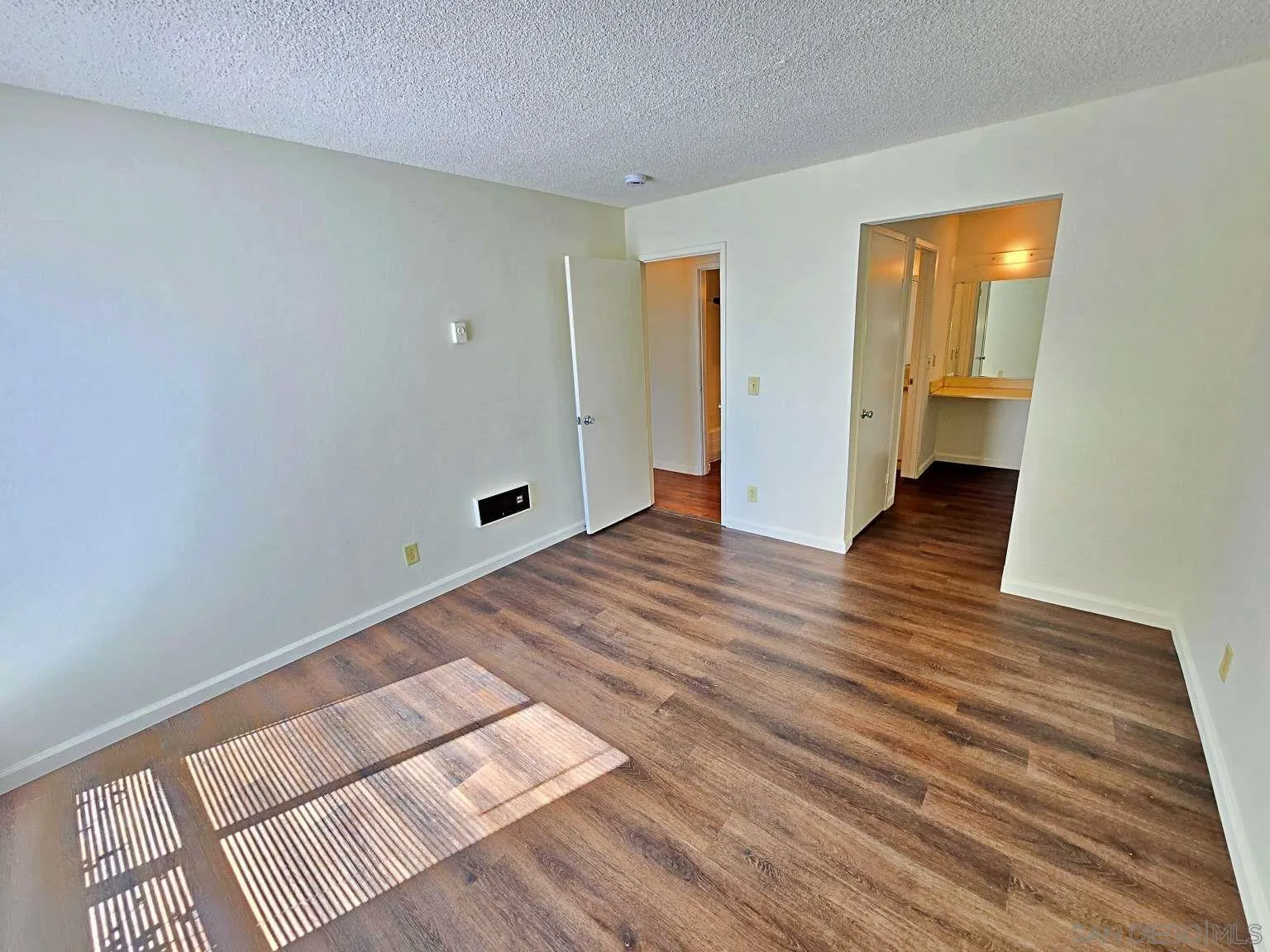 https://cdn.realtyfeed.com/cdn/127/250040777/cc34b5ada6e875a889103f45e898be5f.webp