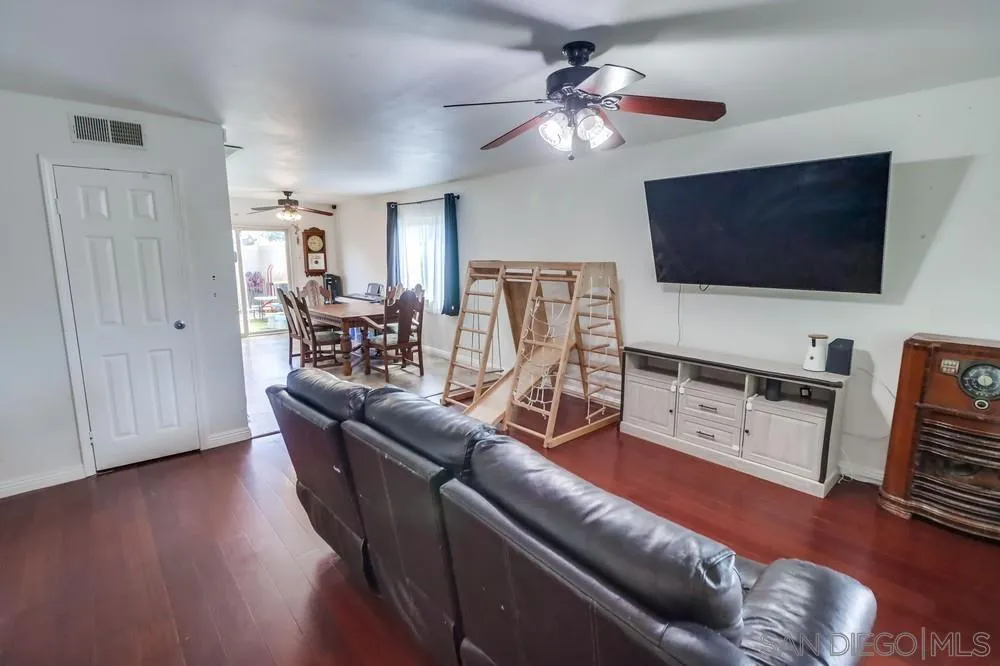 https://cdn.realtyfeed.com/cdn/127/250040778/29aa2fe47b6e30fac4103f7584b40f54.webp