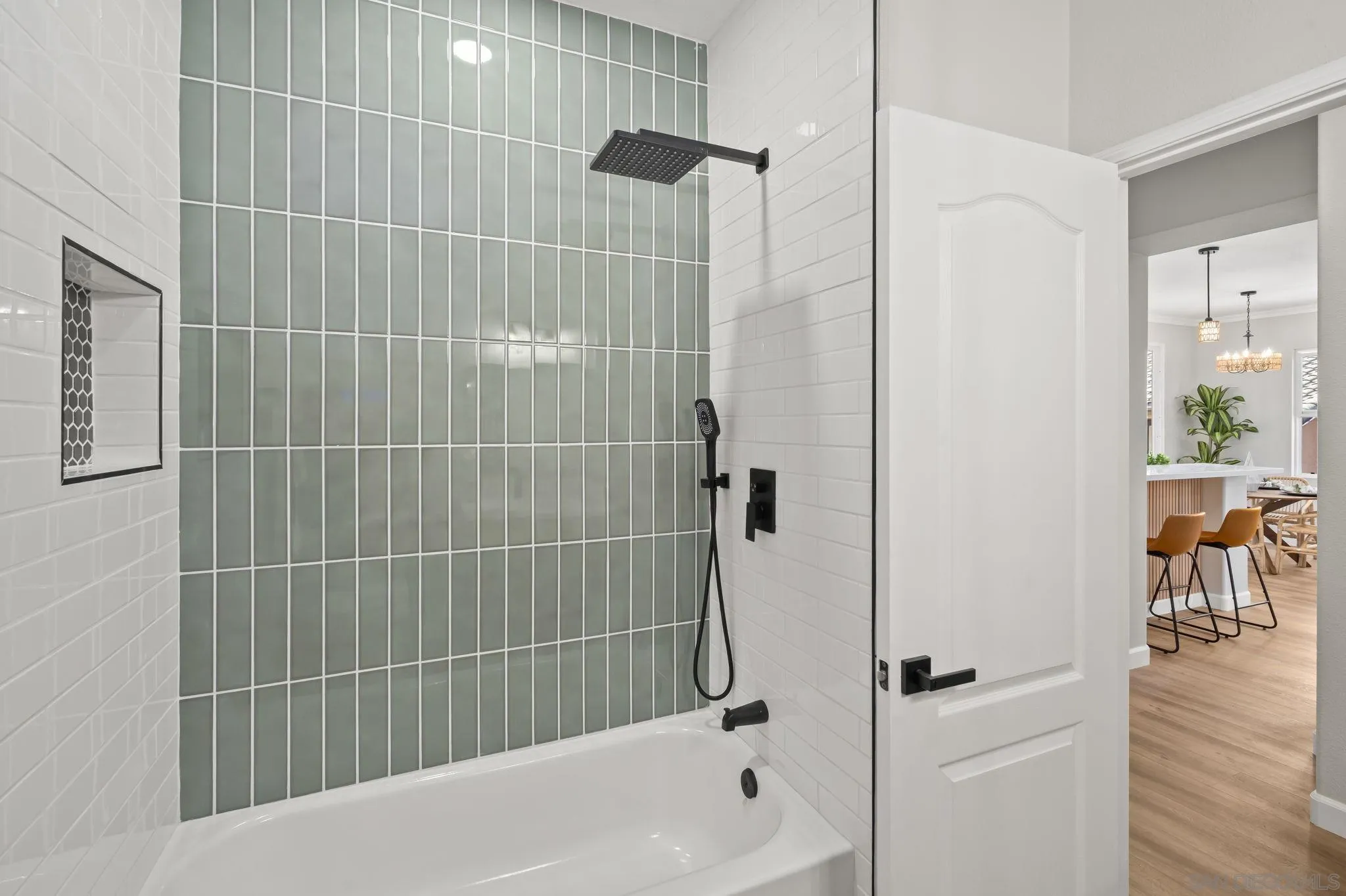 Photo #17: 250040781 Listing: Photo #17