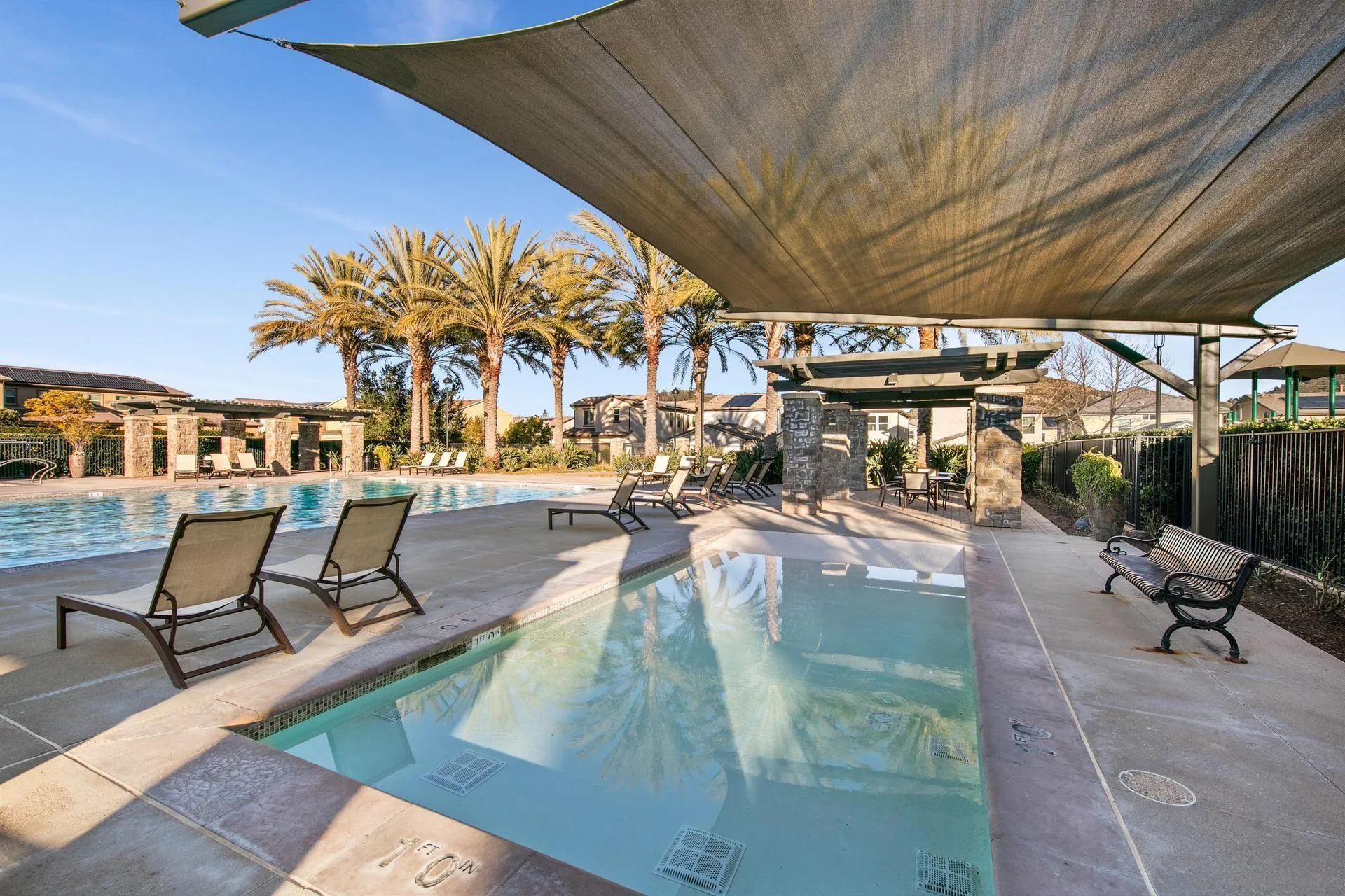 https://cdn.realtyfeed.com/cdn/127/250040785/42bc9d2b34df6dbea47faeb0a9b21008.webp