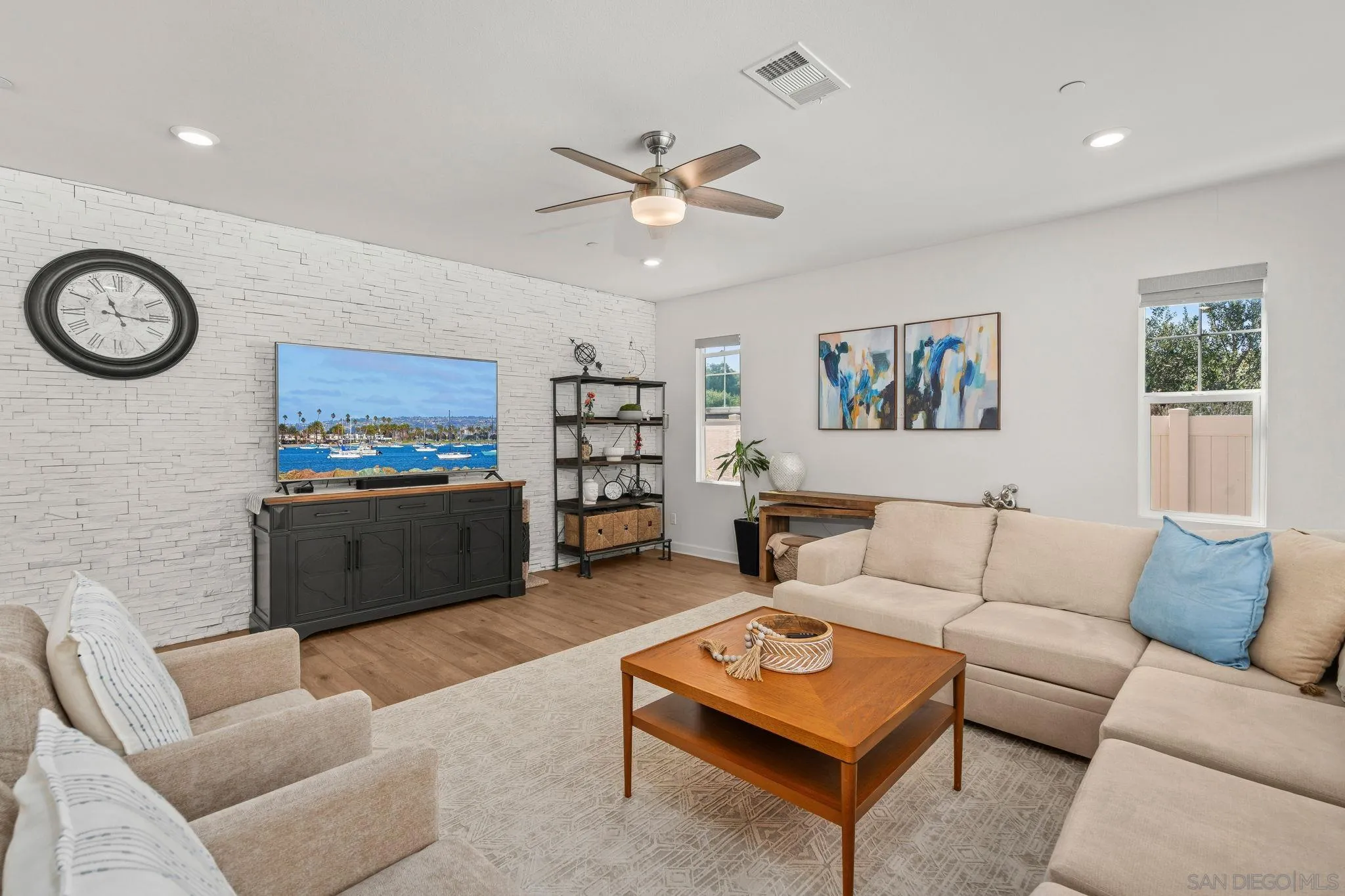 https://cdn.realtyfeed.com/cdn/127/250040785/a15d2b485d8e8103c902bc9edc7e8754.webp