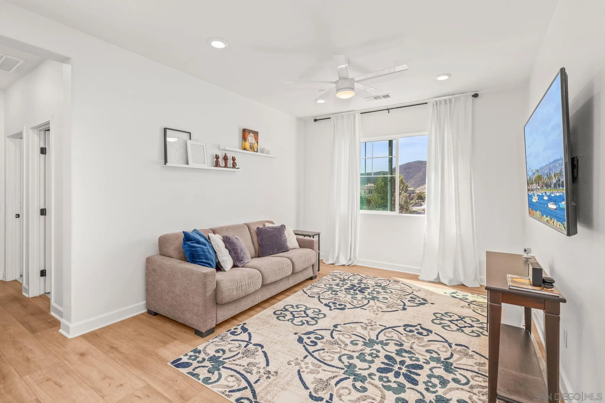 https://cdn.realtyfeed.com/cdn/127/250040785/b54c065b60d694563bd569e29df2fe5b.webp