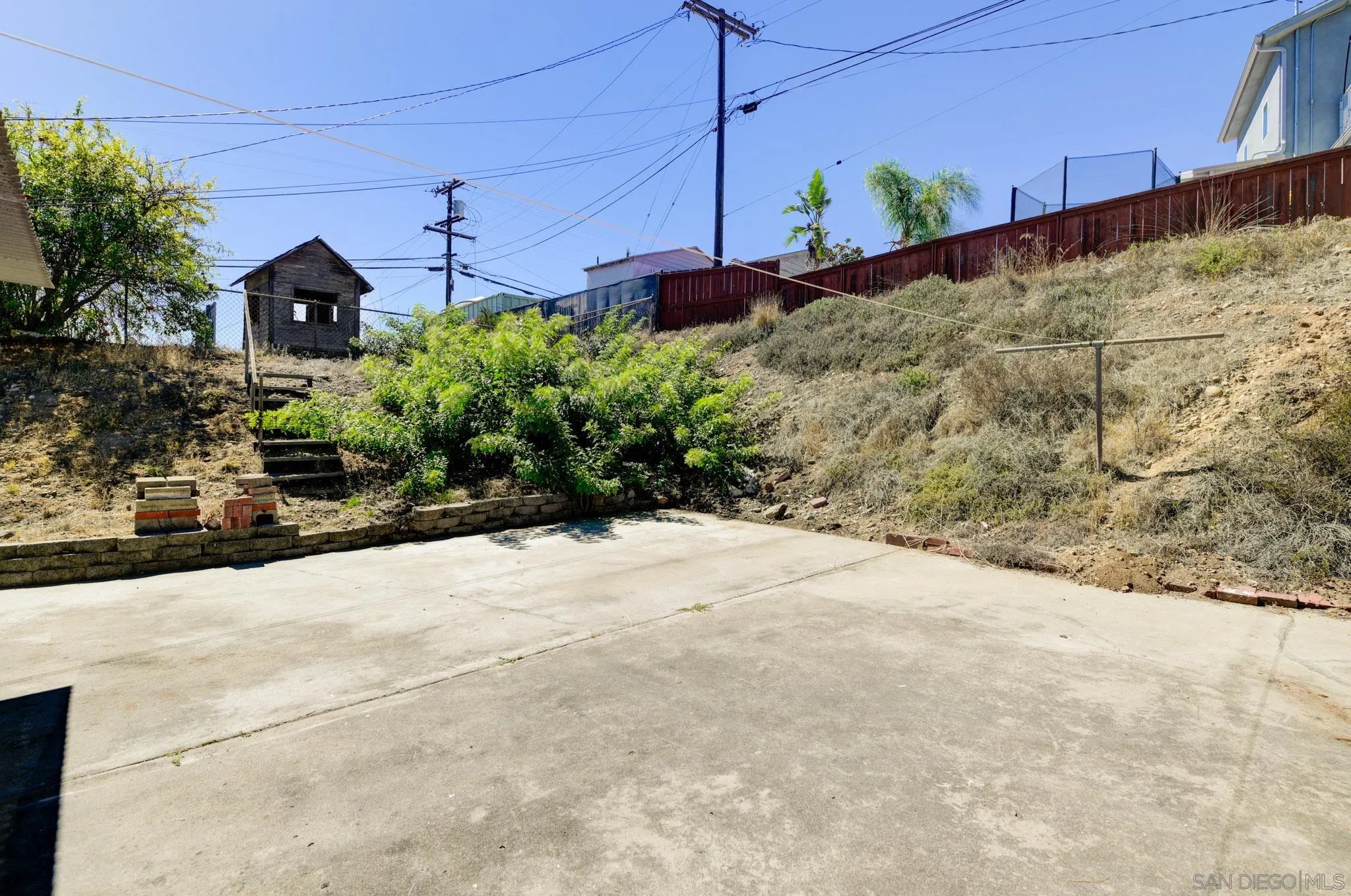 https://cdn.realtyfeed.com/cdn/127/250040786/3f81a6d13f0d141ea46a043cc06f52b5.webp
