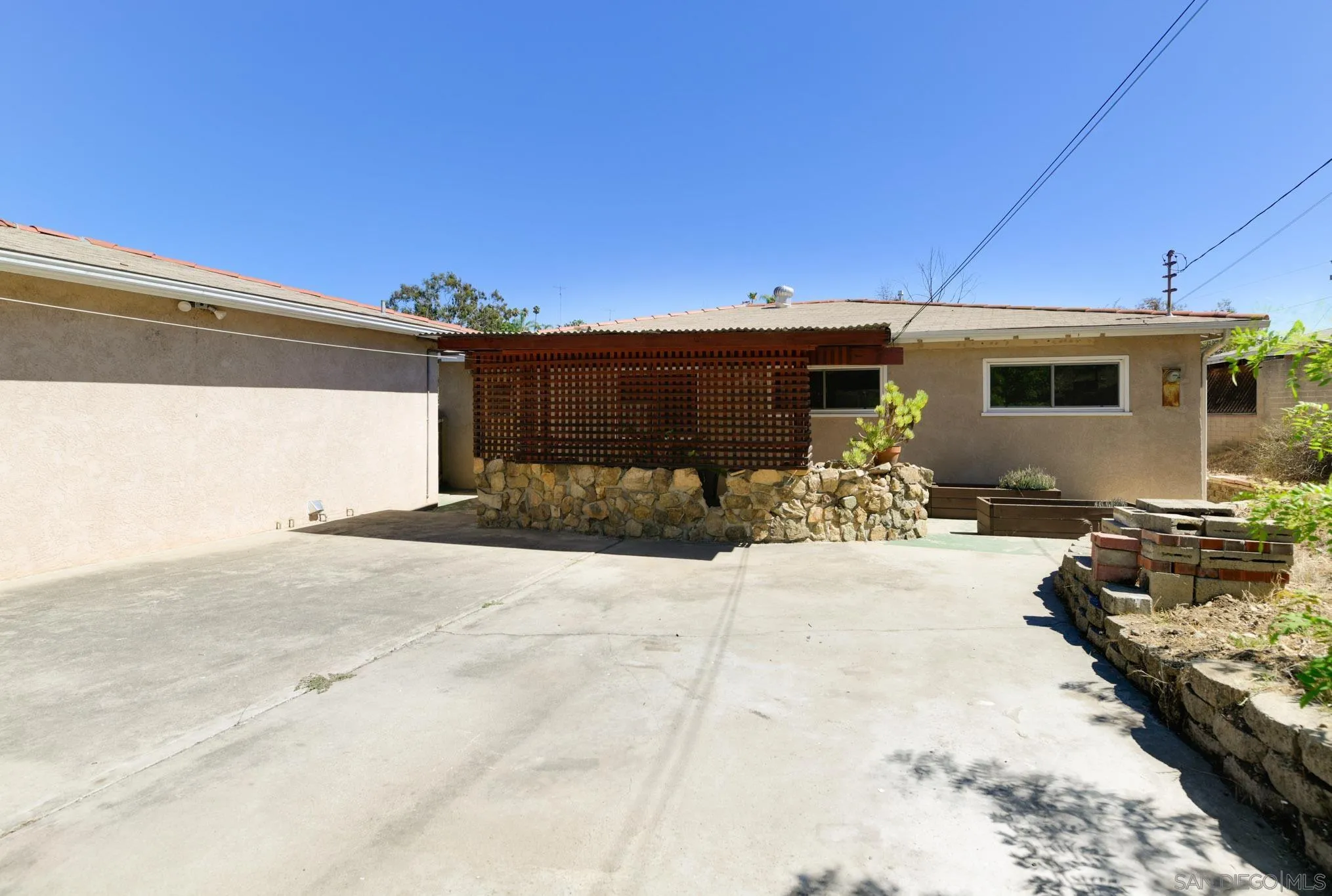 https://cdn.realtyfeed.com/cdn/127/250040786/97b2dbec5e344957d9043abd000d6d51.webp