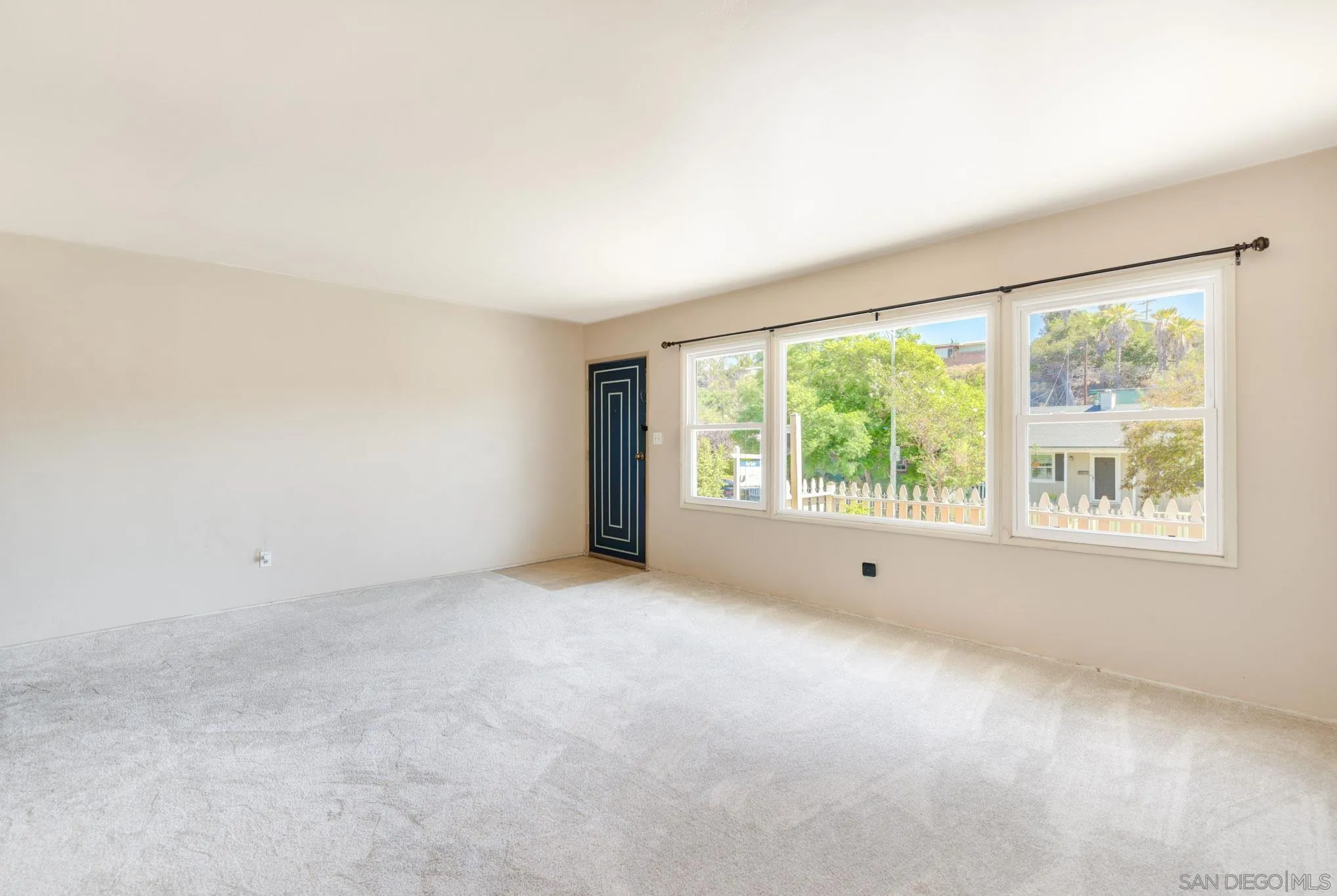https://cdn.realtyfeed.com/cdn/127/250040786/f47e07749e7edeb6d129602a748e13c0.webp