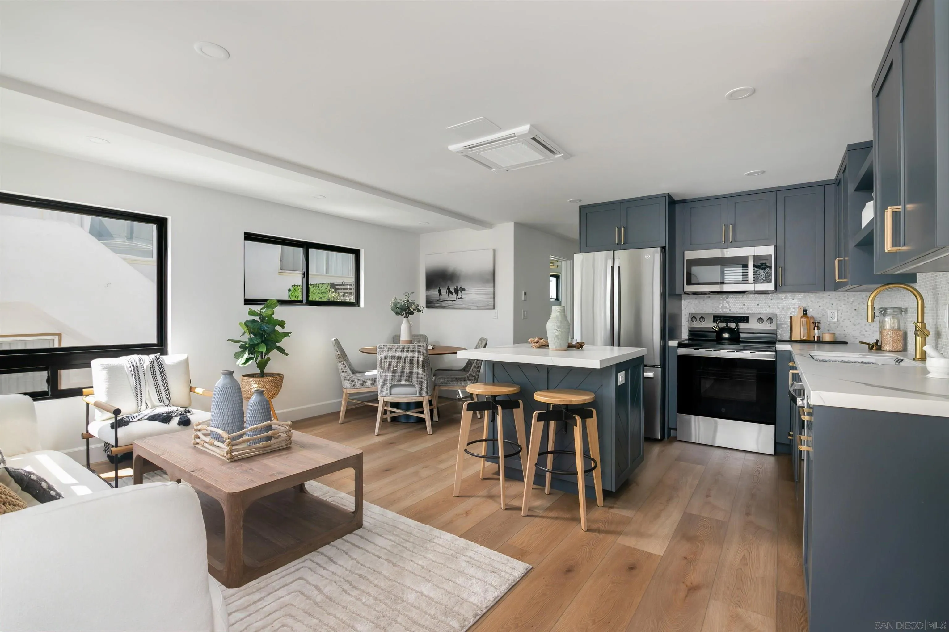 https://cdn.realtyfeed.com/cdn/127/250040790/0dbeb3b32097c11ad5f092e7d41d21bc.webp