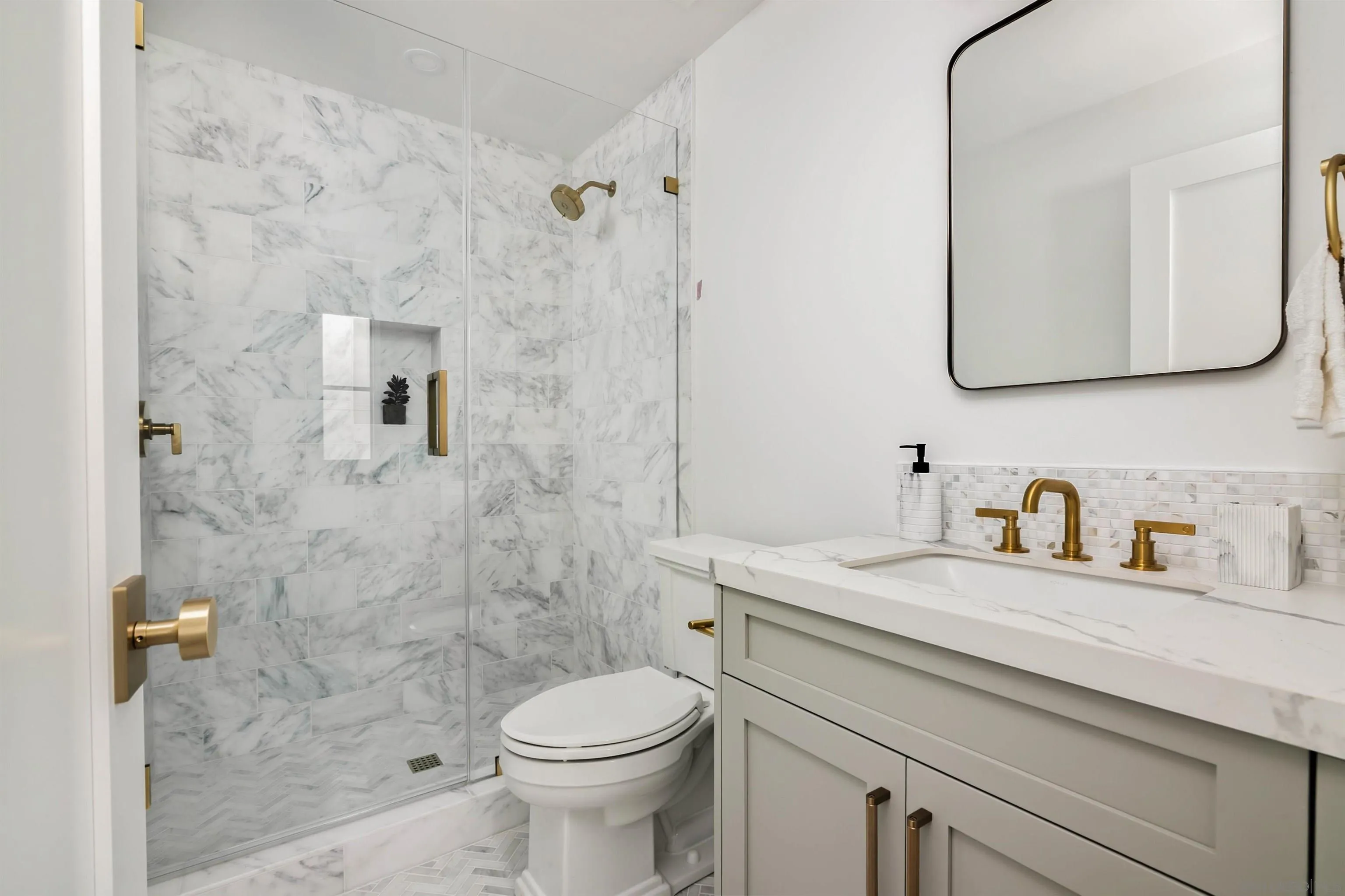 Photo #11: 250040790 Listing: Photo #11