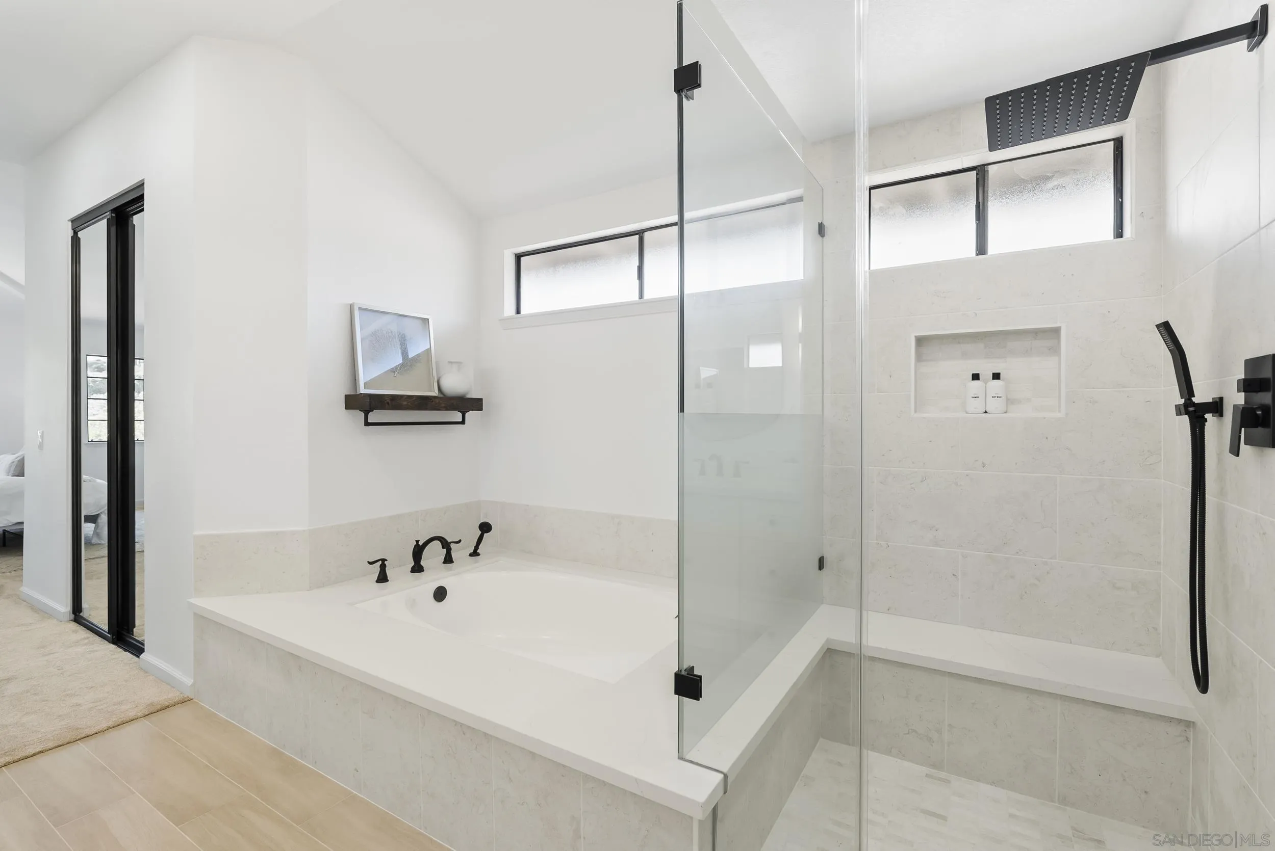 https://cdn.realtyfeed.com/cdn/127/250040792/4b1d1e467a8dc4104e7b38b8f69d532c.webp