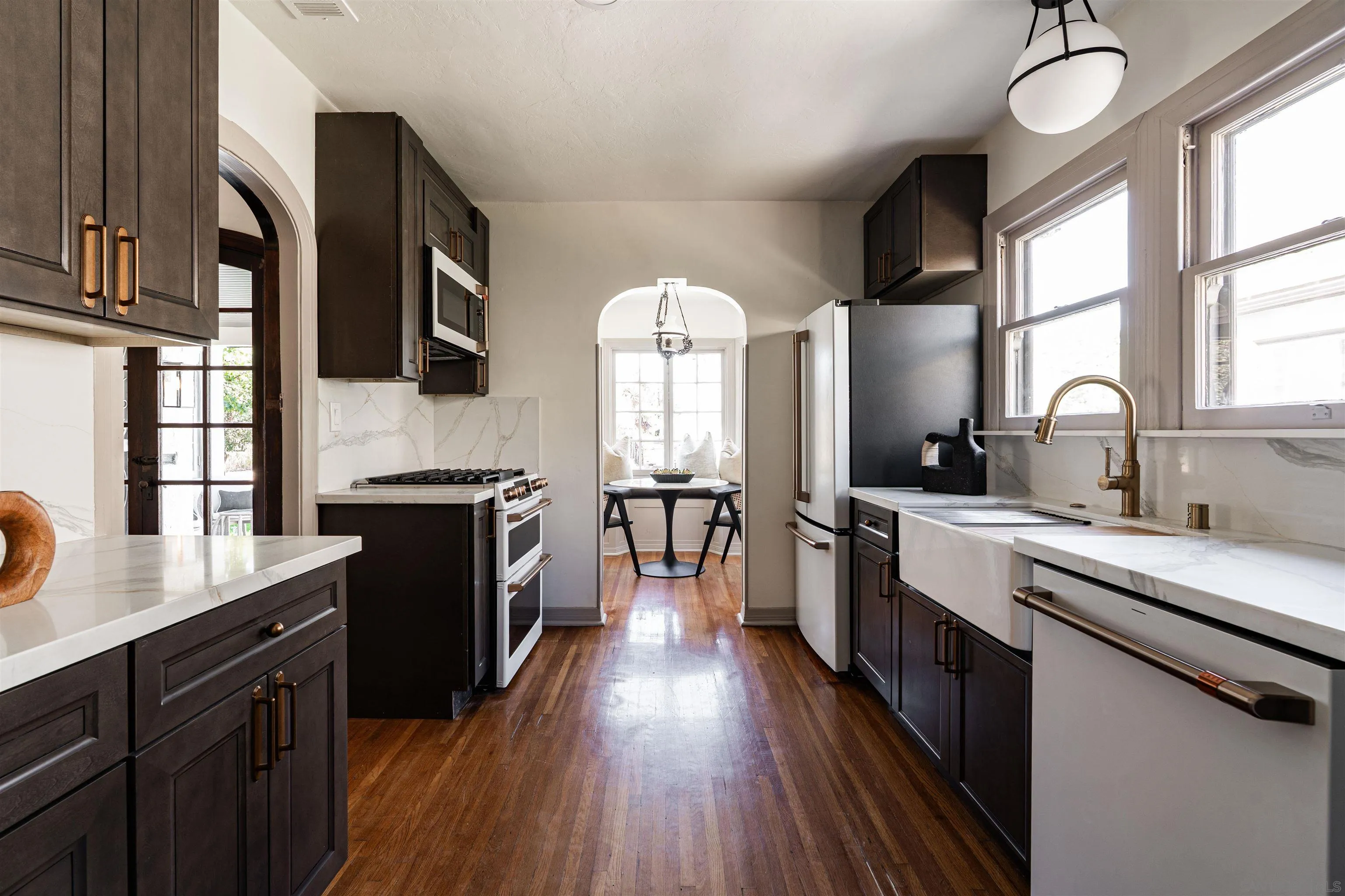 https://cdn.realtyfeed.com/cdn/127/250040794/042bec3d680a999b7617117e7941dbcc.webp