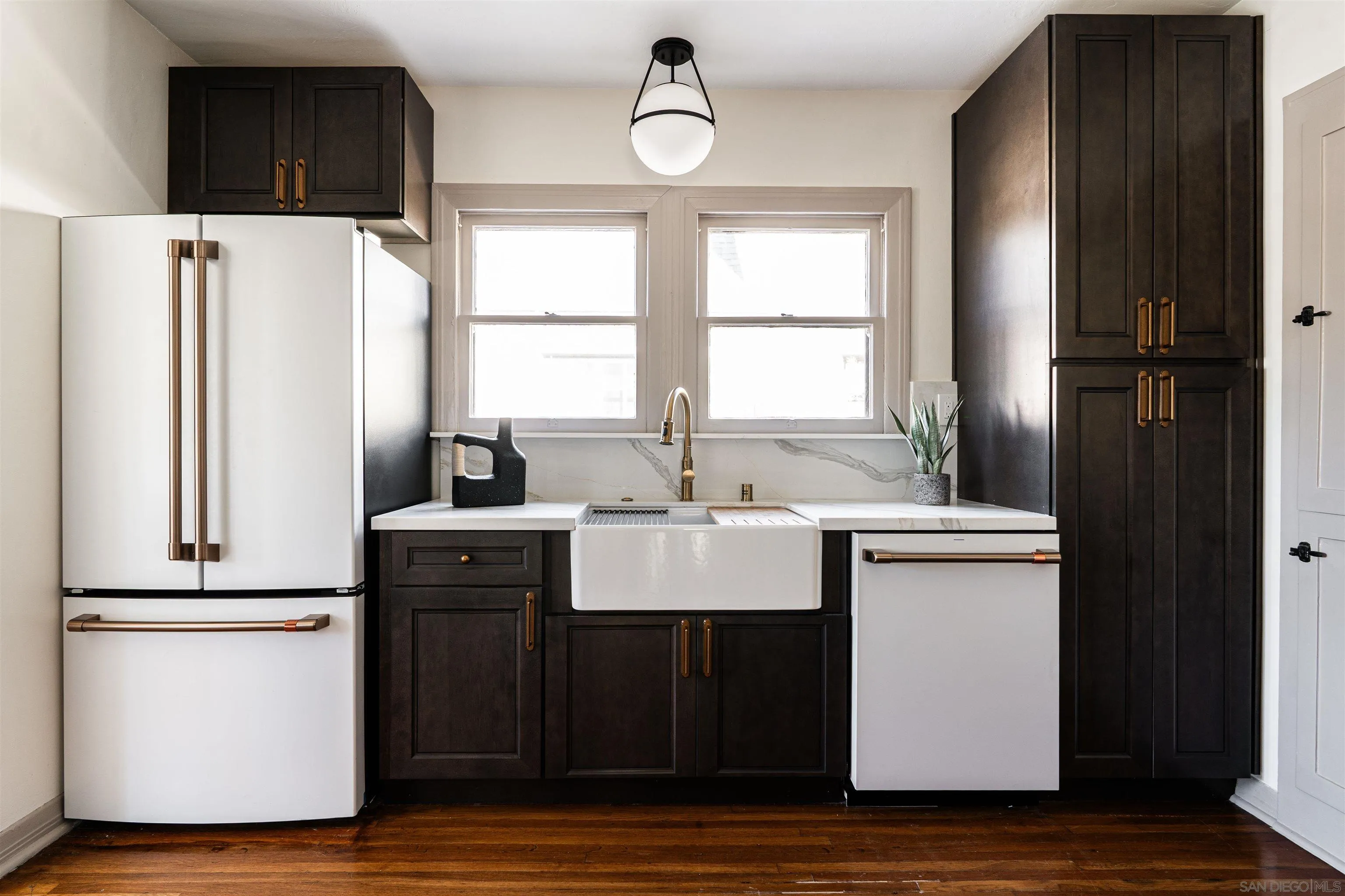 https://cdn.realtyfeed.com/cdn/127/250040794/1e0a4fbbbac060571439d8c989ed4aa1.webp