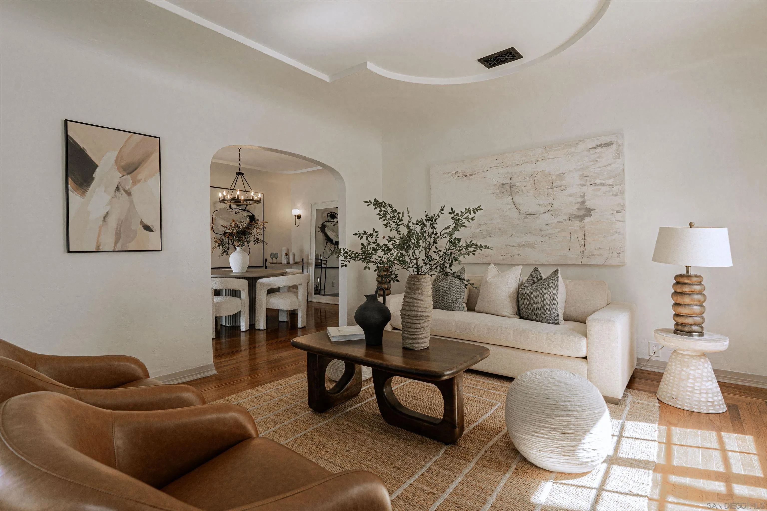 https://cdn.realtyfeed.com/cdn/127/250040794/3c7b2c14ad6f970314d814410e3b67aa.webp