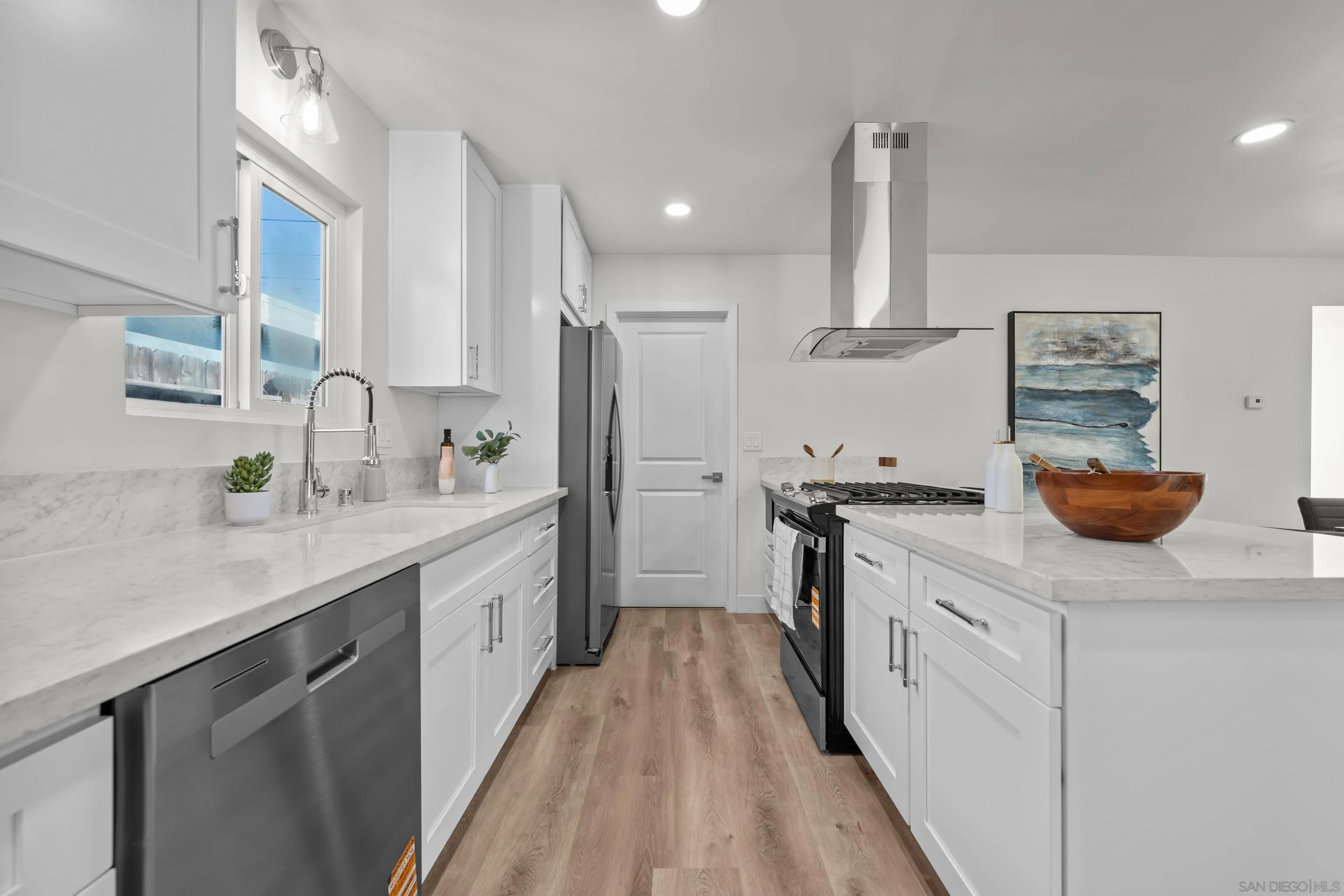 https://cdn.realtyfeed.com/cdn/127/250040795/fad5e965797d5ec7314960ccdce8c73b.webp