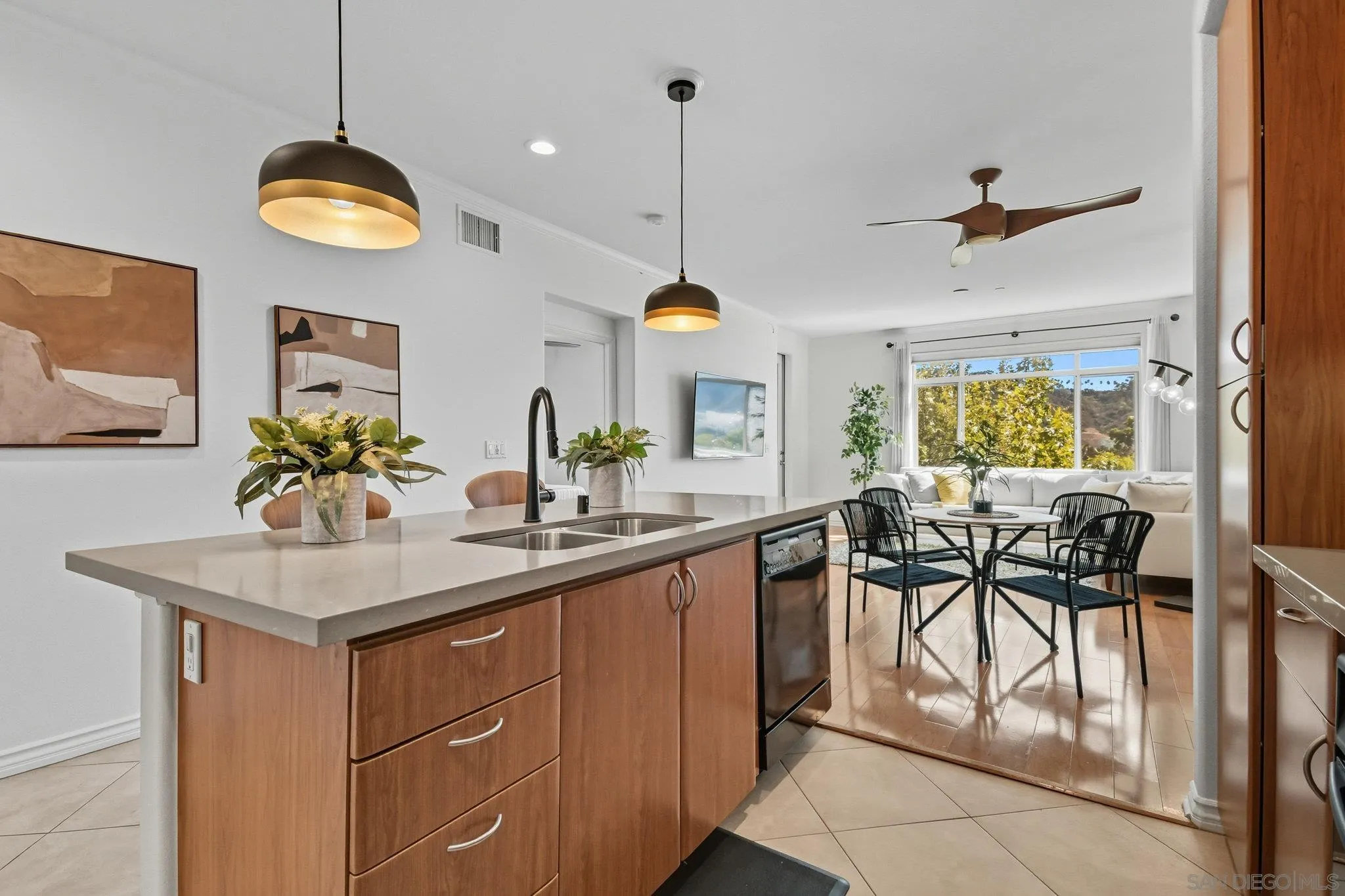 https://cdn.realtyfeed.com/cdn/127/250040796/06e24a8f2d2a2a957e13c4b62efbd89f.webp