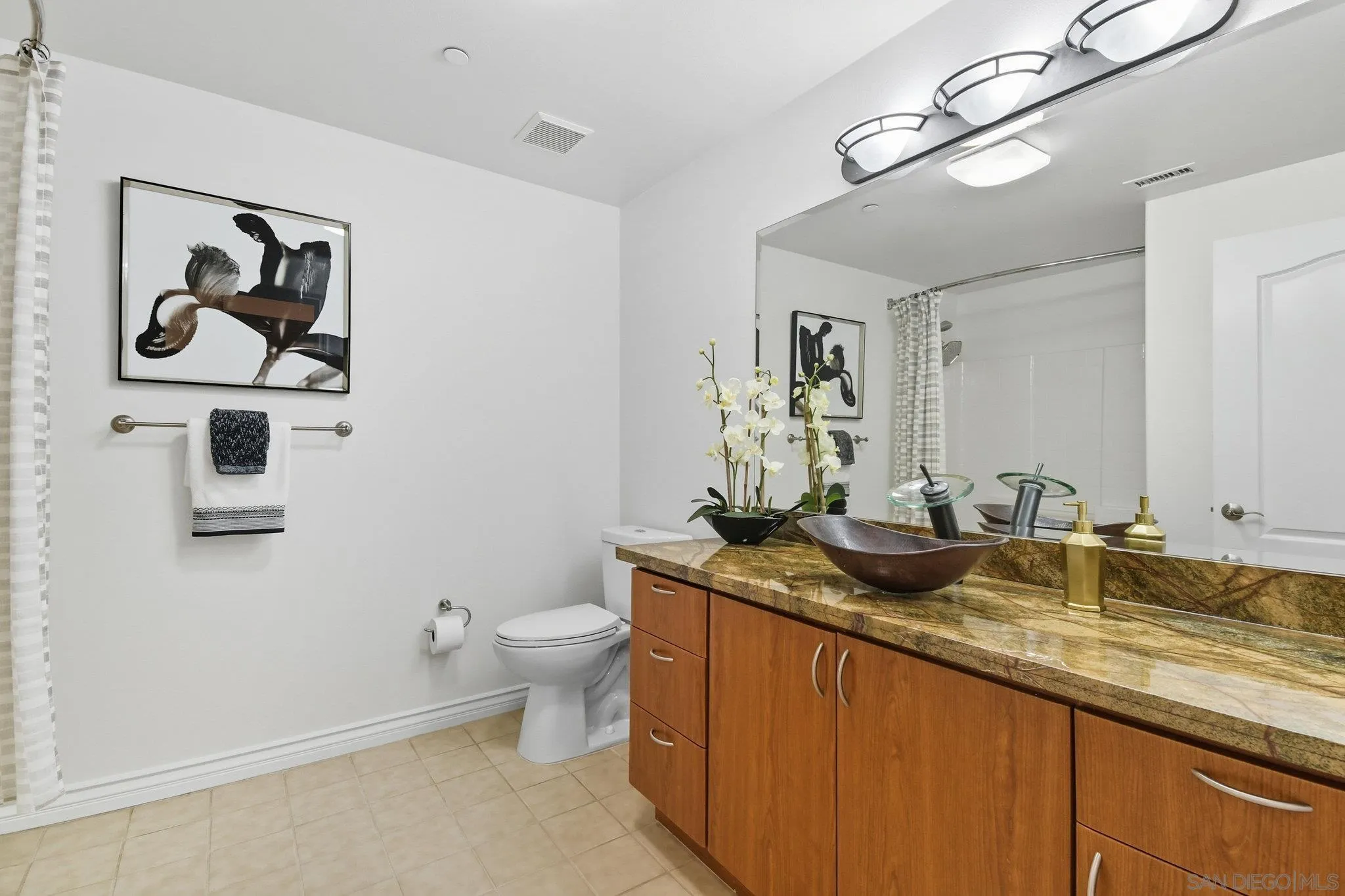 https://cdn.realtyfeed.com/cdn/127/250040796/c0bb8c660d24c952b81cc940634c6fa6.webp
