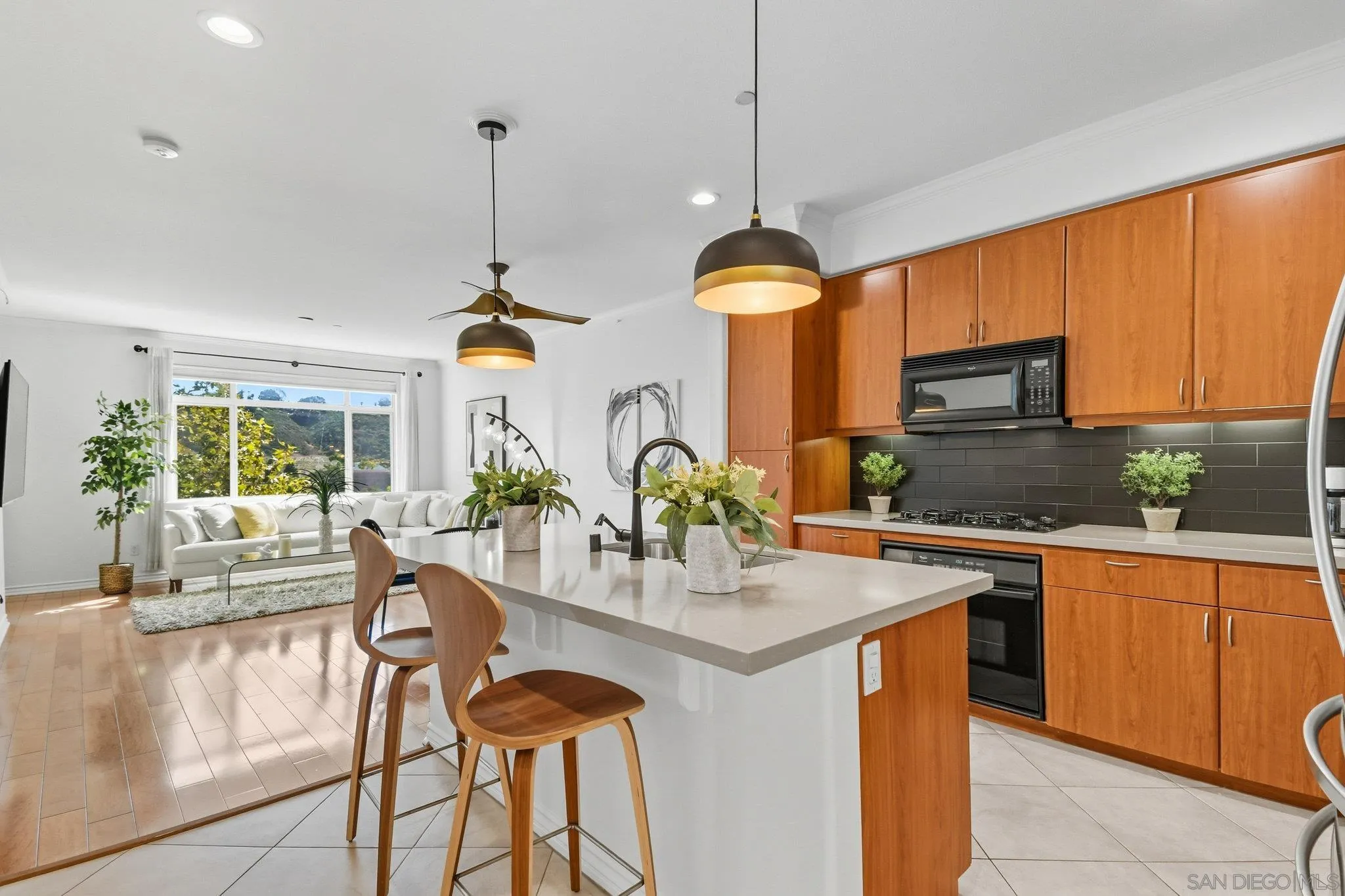 https://cdn.realtyfeed.com/cdn/127/250040796/e6687b15b59efdd5bb5bf8e29585b6f2.webp