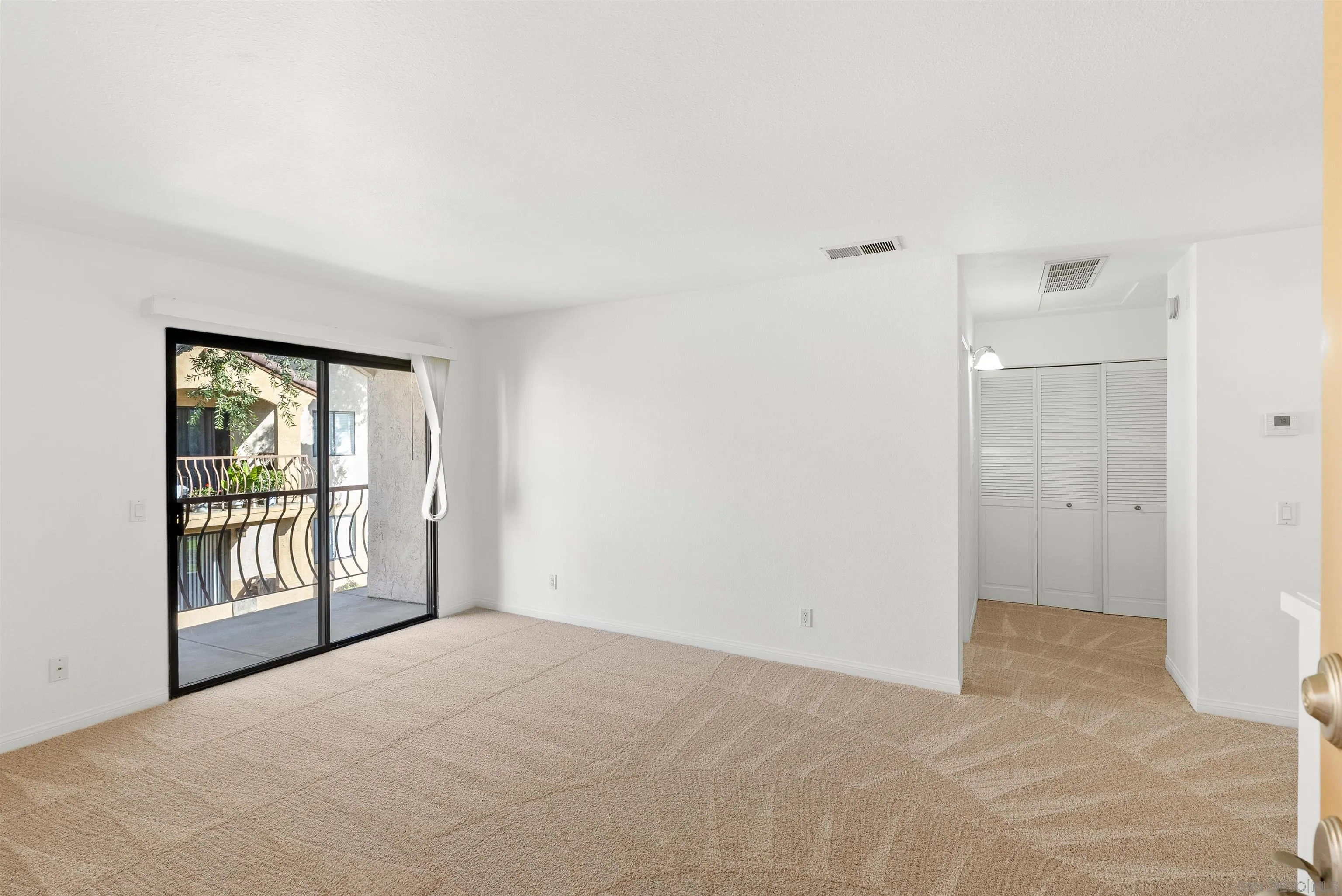 Photo #3: 250040798 Listing: Photo #3