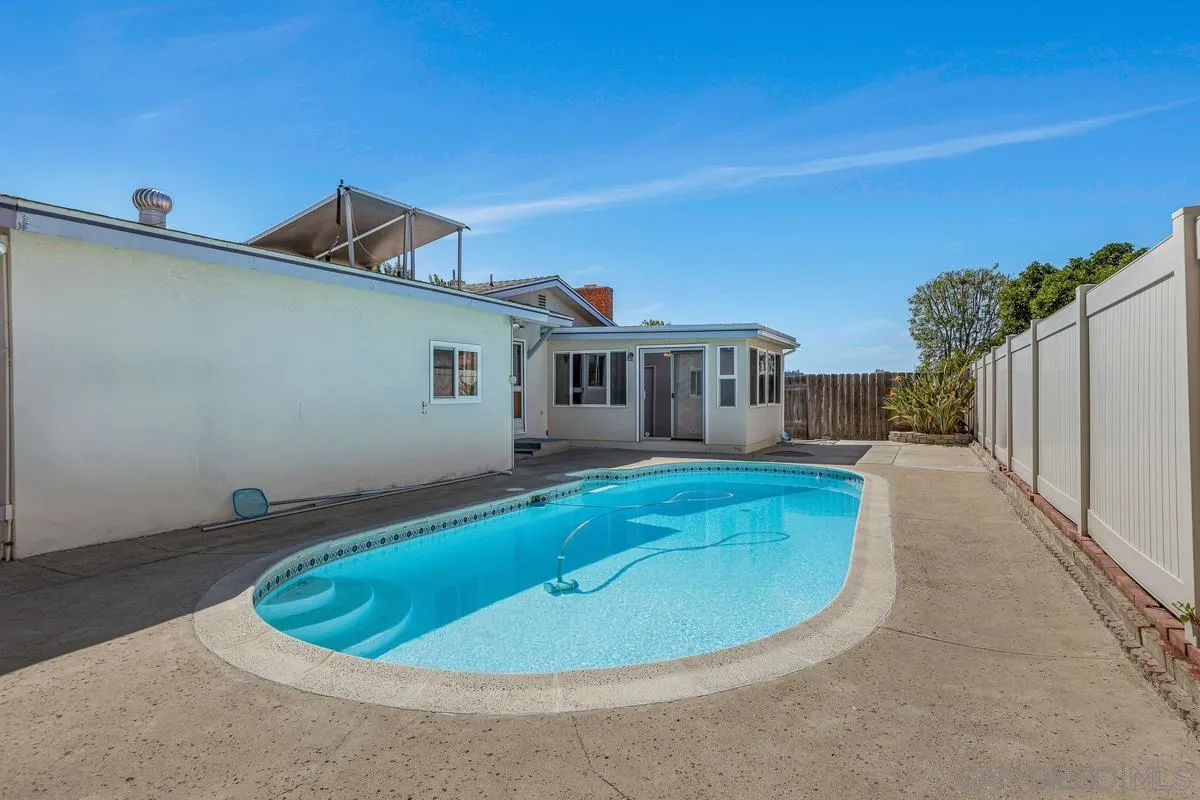 https://cdn.realtyfeed.com/cdn/127/250040800/0041b352365c9f0e953293e0021670a9.webp