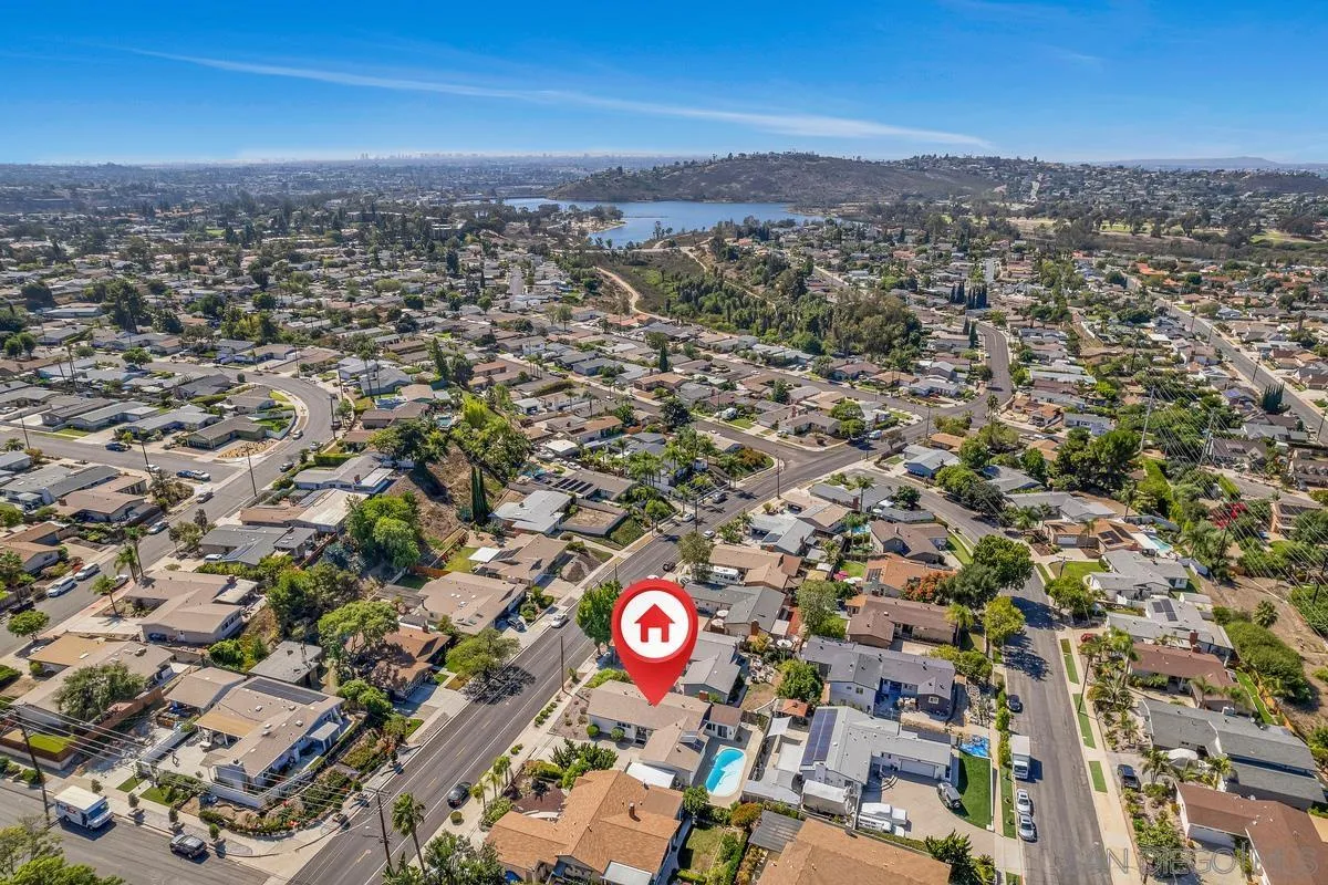 https://cdn.realtyfeed.com/cdn/127/250040800/2bb8b3695f2e4f061a1e76d5423fc2c5.webp
