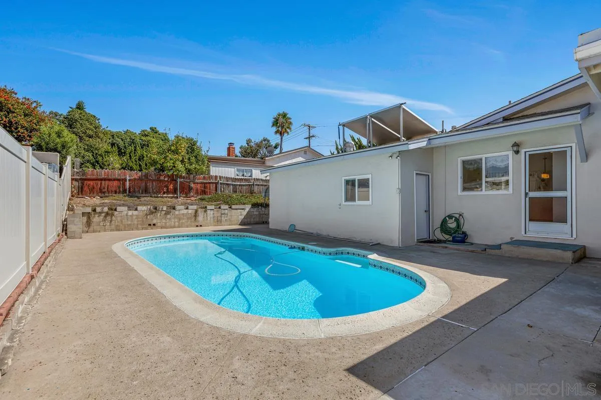 https://cdn.realtyfeed.com/cdn/127/250040800/a0b375bbecd5a0c2b04d31ad7f600ee6.webp