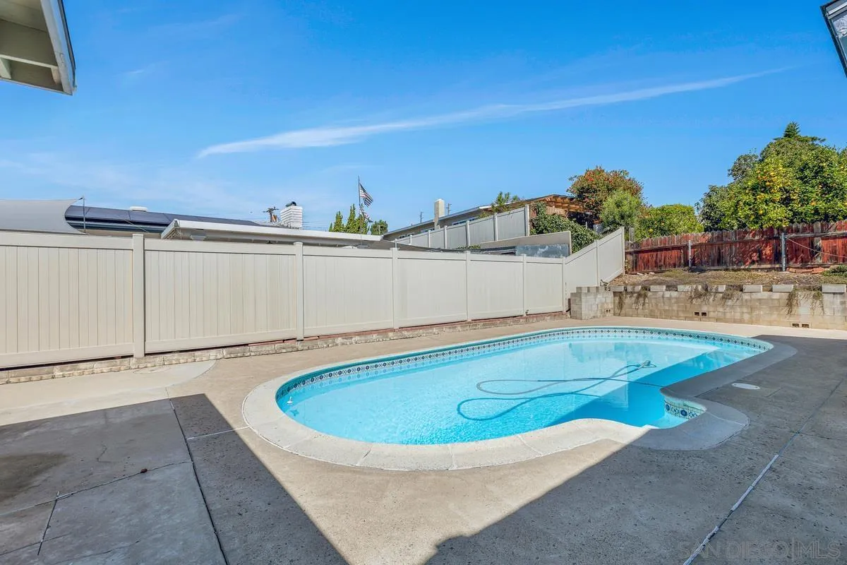 https://cdn.realtyfeed.com/cdn/127/250040800/ba26112dfffdf9a0a8119d134e88bca4.webp