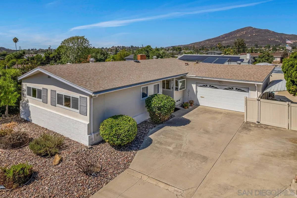 https://cdn.realtyfeed.com/cdn/127/250040800/c457dde44bd846eca09acdf2d09d5966.webp