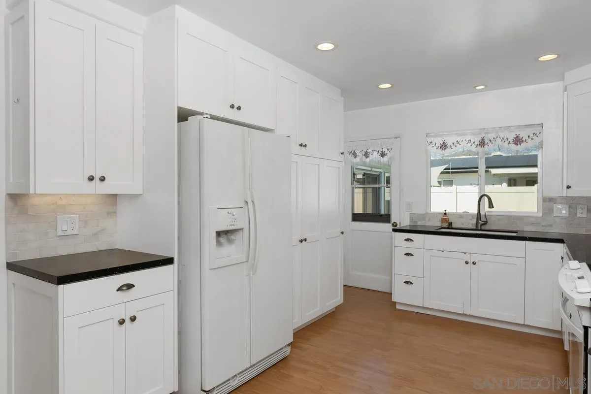 https://cdn.realtyfeed.com/cdn/127/250040800/e6bfe80b9228a9ae1a00df4f912d6d15.webp