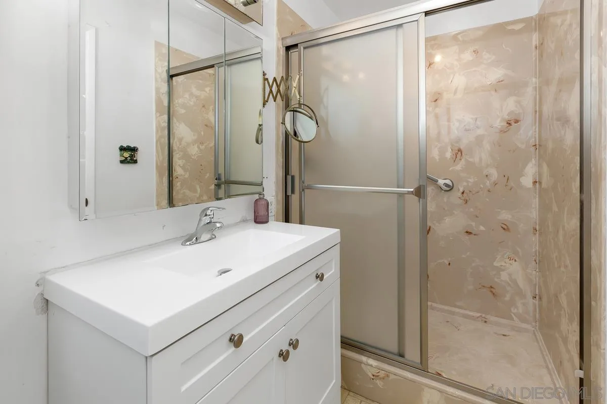 https://cdn.realtyfeed.com/cdn/127/250040800/e915f61fd50a50aa9dc1d0ed9db55ed7.webp