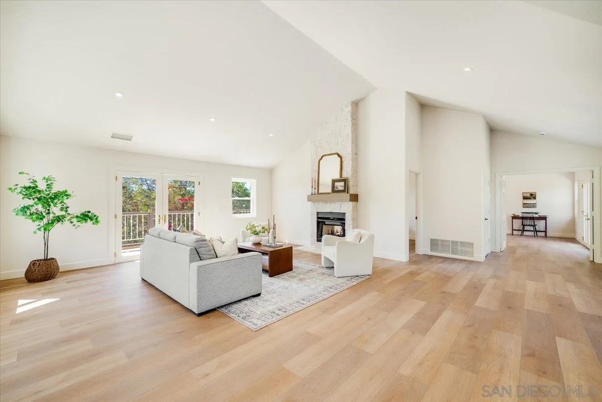 https://cdn.realtyfeed.com/cdn/127/250040803/3844349d16a9d4869a3793ca89ec20d0.webp