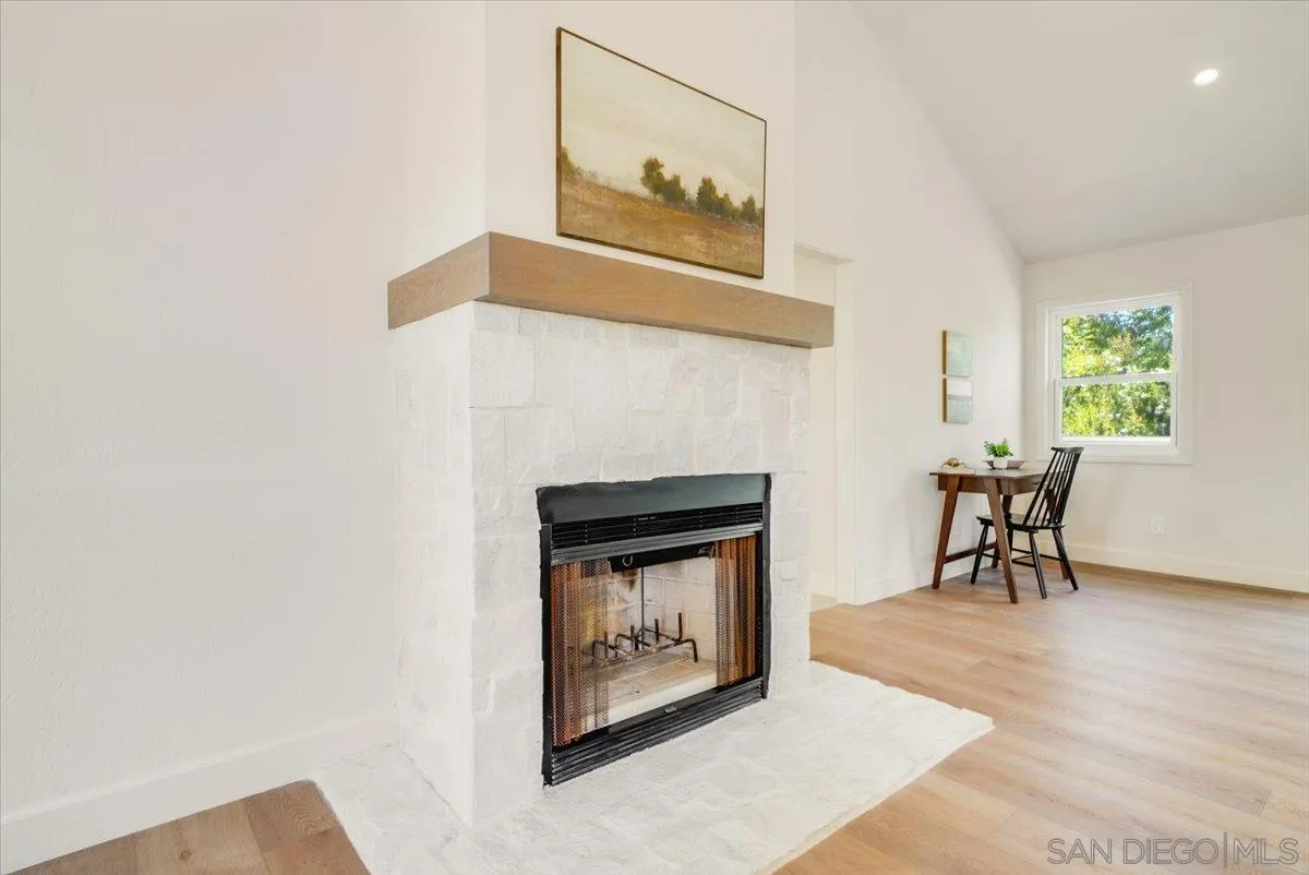 https://cdn.realtyfeed.com/cdn/127/250040803/b01e9dc18c096bab81405585a8a3503b.webp