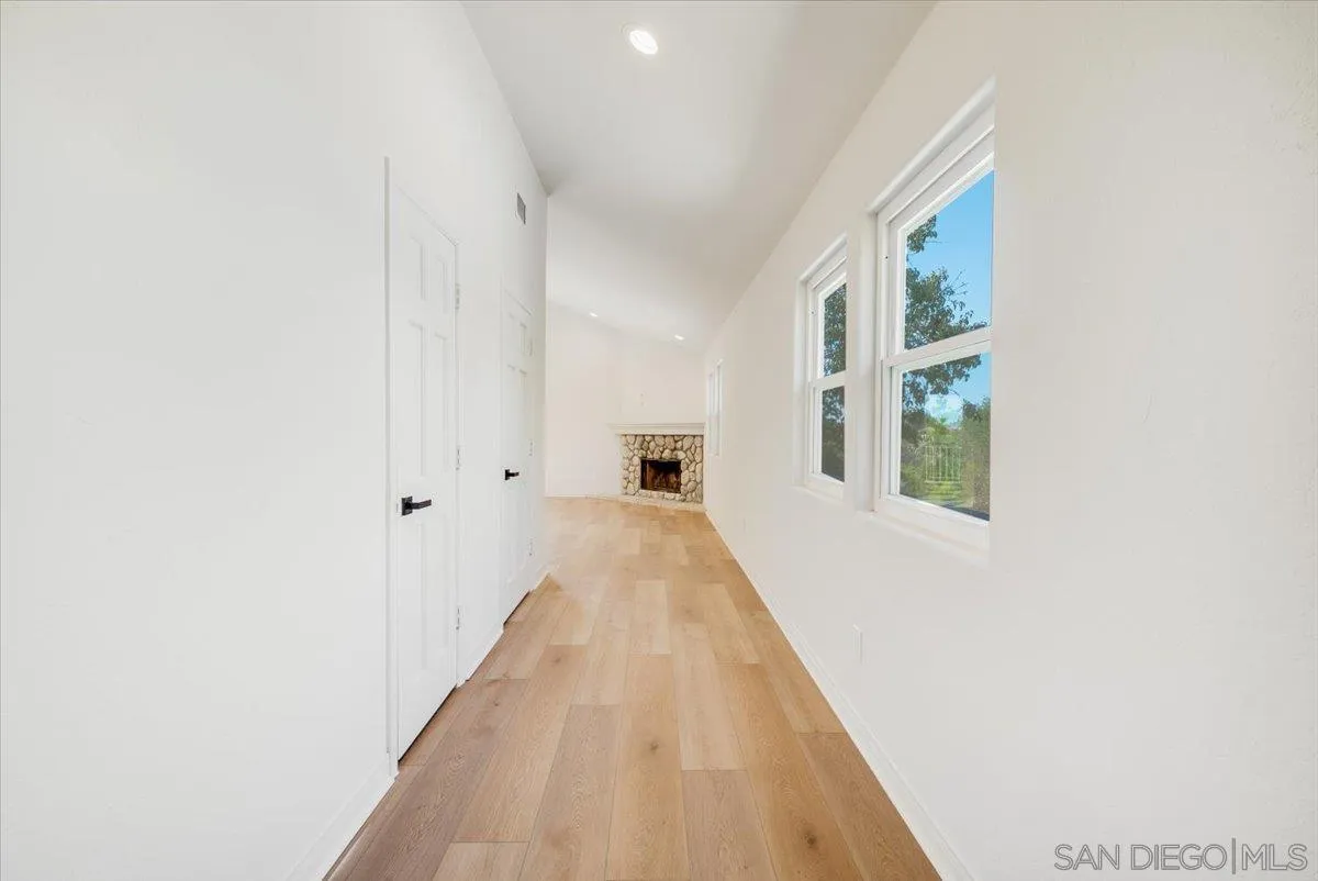 https://cdn.realtyfeed.com/cdn/127/250040803/c18ad6e7e1985d1c2dbf0a2b9f997df2.webp