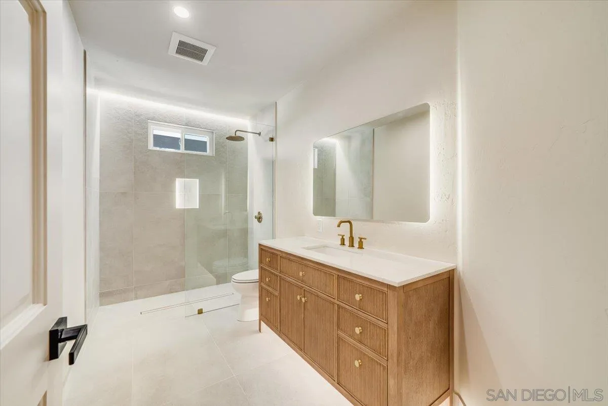 https://cdn.realtyfeed.com/cdn/127/250040803/dd00d63fe2a4135720cd543d43ef6559.webp