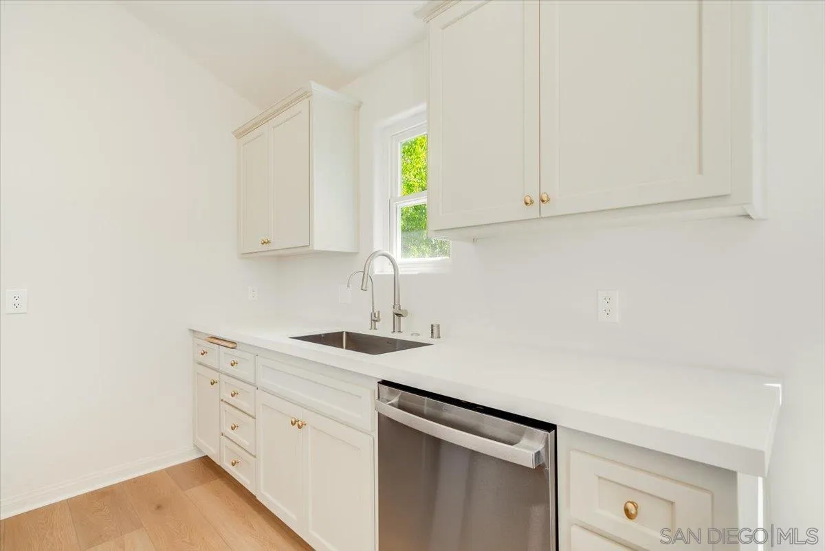https://cdn.realtyfeed.com/cdn/127/250040803/ec2746aa55ea86aa2003a2d5f17b2775.webp