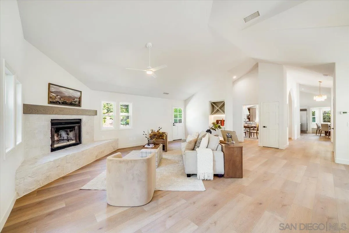 https://cdn.realtyfeed.com/cdn/127/250040803/f633f5d6a714535431c9c461d9a63f25.webp