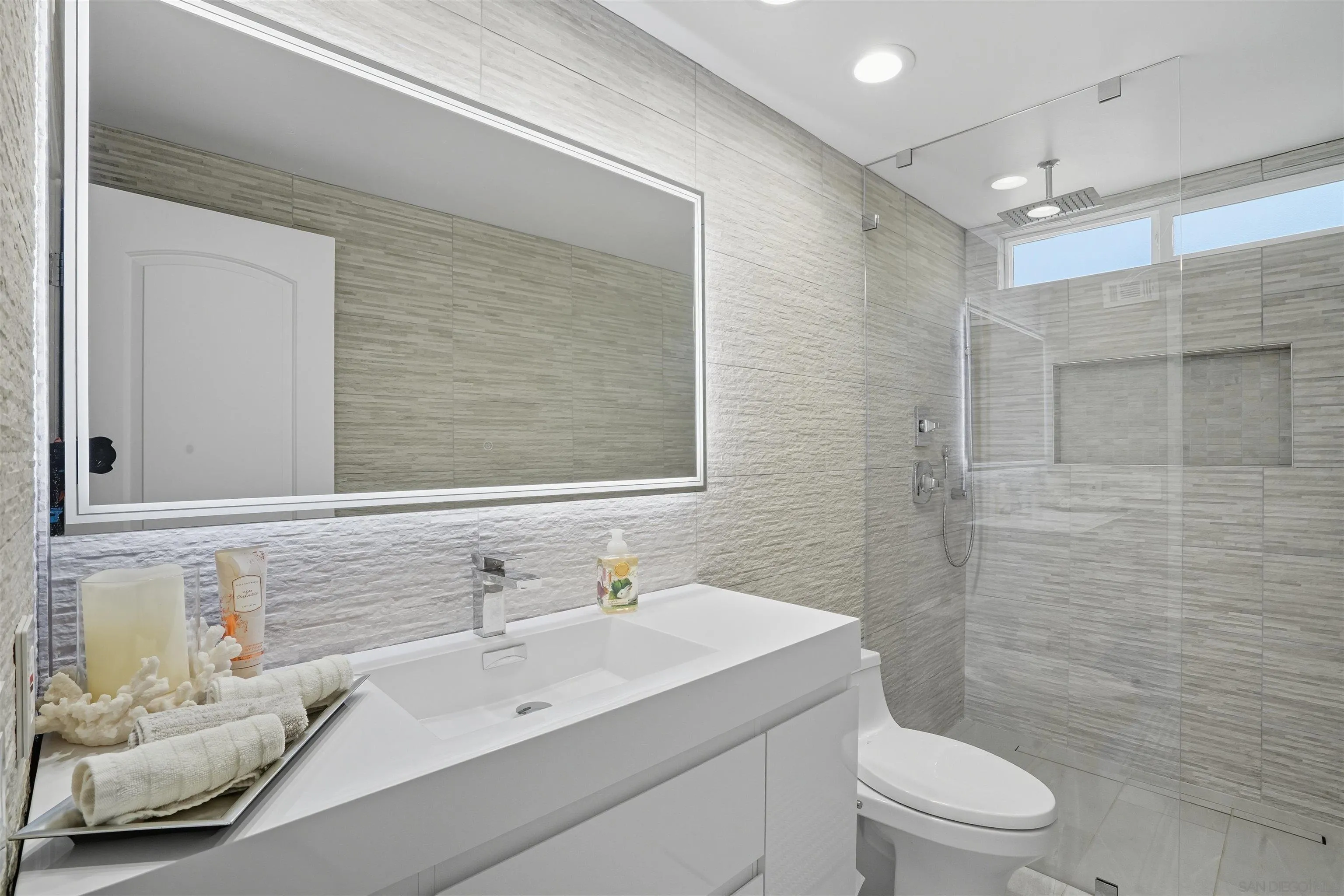 https://cdn.realtyfeed.com/cdn/127/250040804/6327d3432e7956aaf88f9bd2a78f26dc.webp