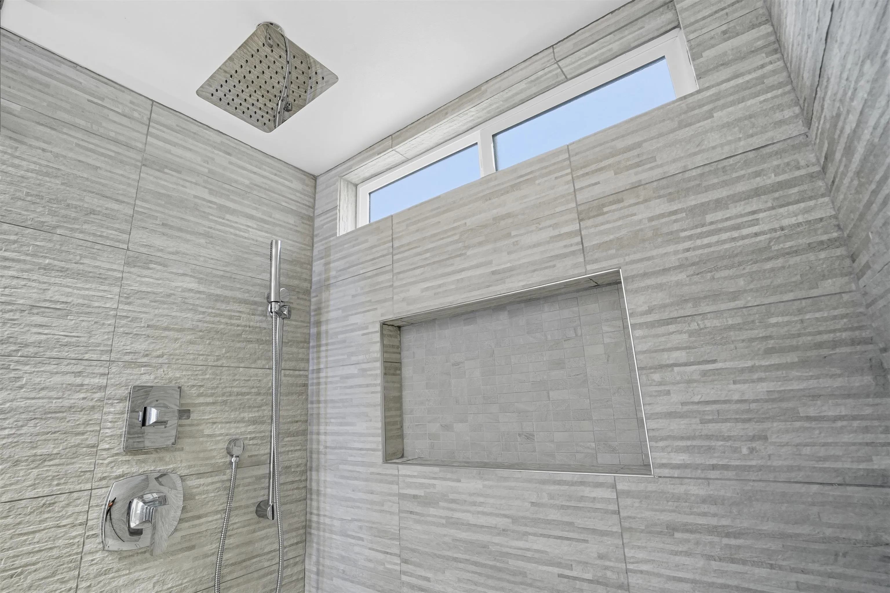 https://cdn.realtyfeed.com/cdn/127/250040804/e908d967e6d382c5adc27fb8eab9c10d.webp