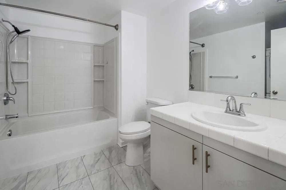 https://cdn.realtyfeed.com/cdn/127/250040809/c6686936344c092238d0782babbbe6a9.webp